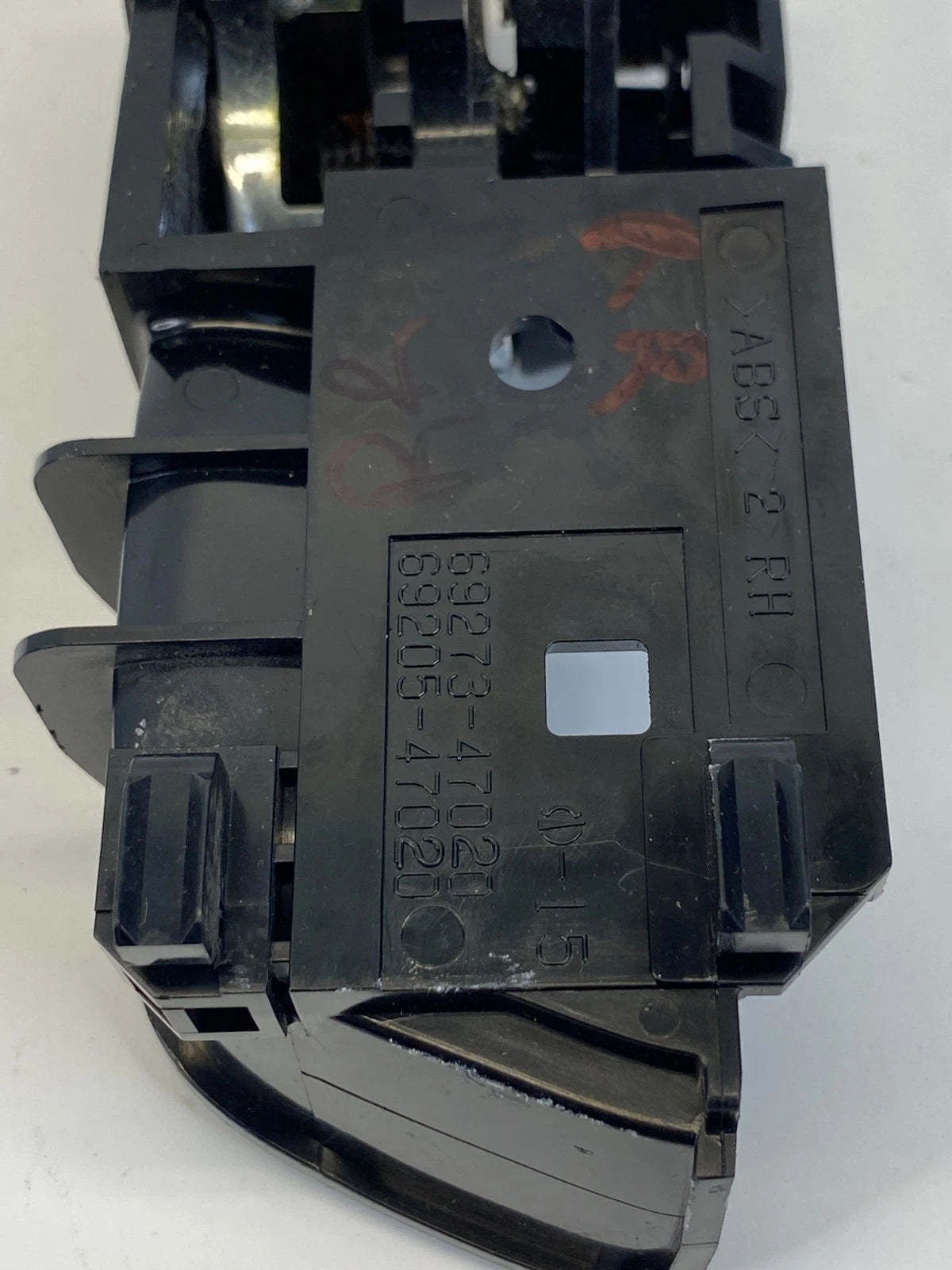 2004-2009 TOYOTA PRIUS REAR RIGHT PASSENGER SIDE INNER DOOR CATCH OEM 6920547020