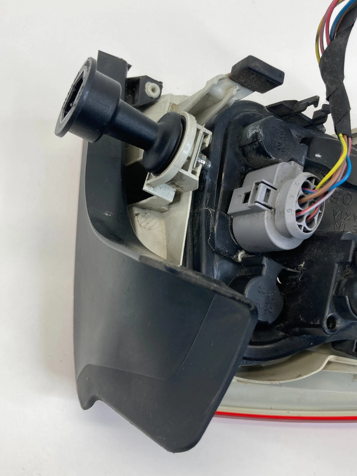 2005-2008 AUDI A4 QUATTRO REAR RIGHT PASSENGER RH SIDE TAIL LIGHT 8E5945096 OEM