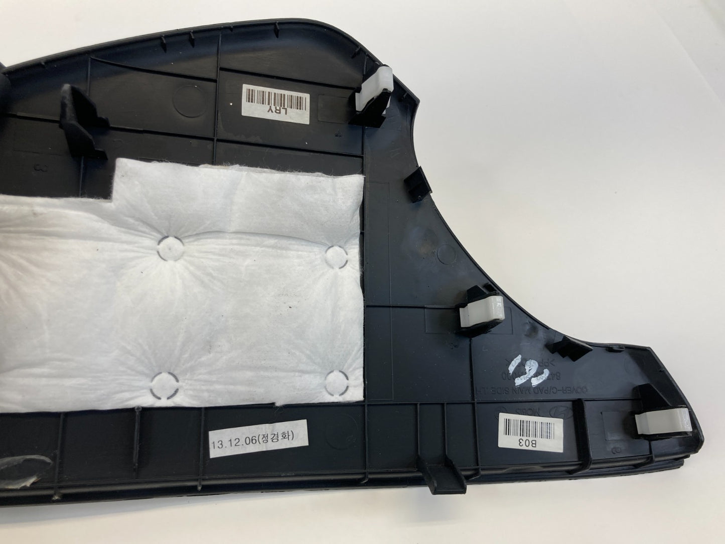 2013-2019 Hyundai Santa Fe Front Left Side Dash End Cap Cover 84766-2W000 OEM