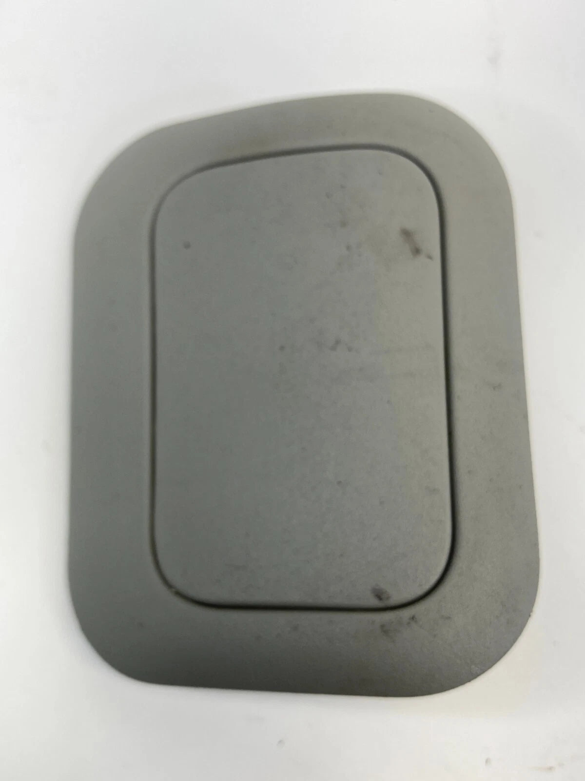 2004-2009 CADILLAC SRX RIGHT SIDE TAIL LIGHT TAILLIGHT SCREW COVER TRIM ASSY OEM