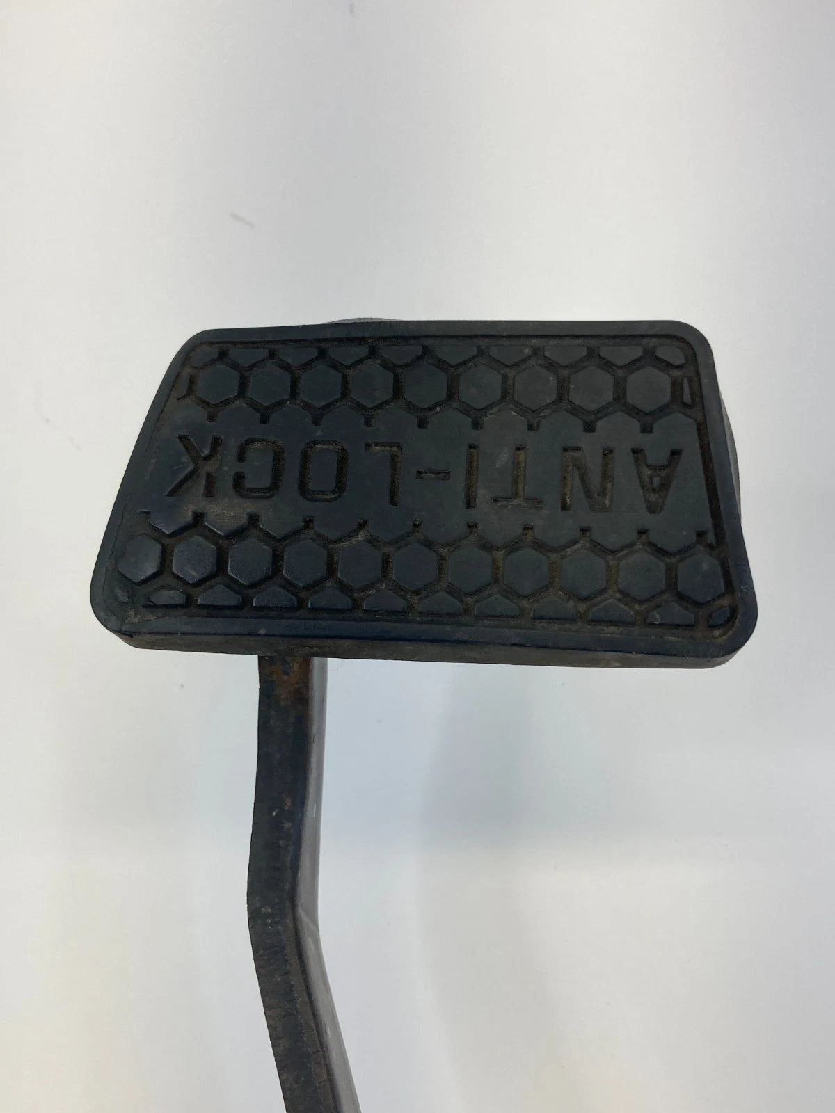 1998-2002 CHEVROLET CAMARO 3.8L AUTOMATIC BRAKE PEDAL ARM UNIT PAD ASSEMBLY OEM