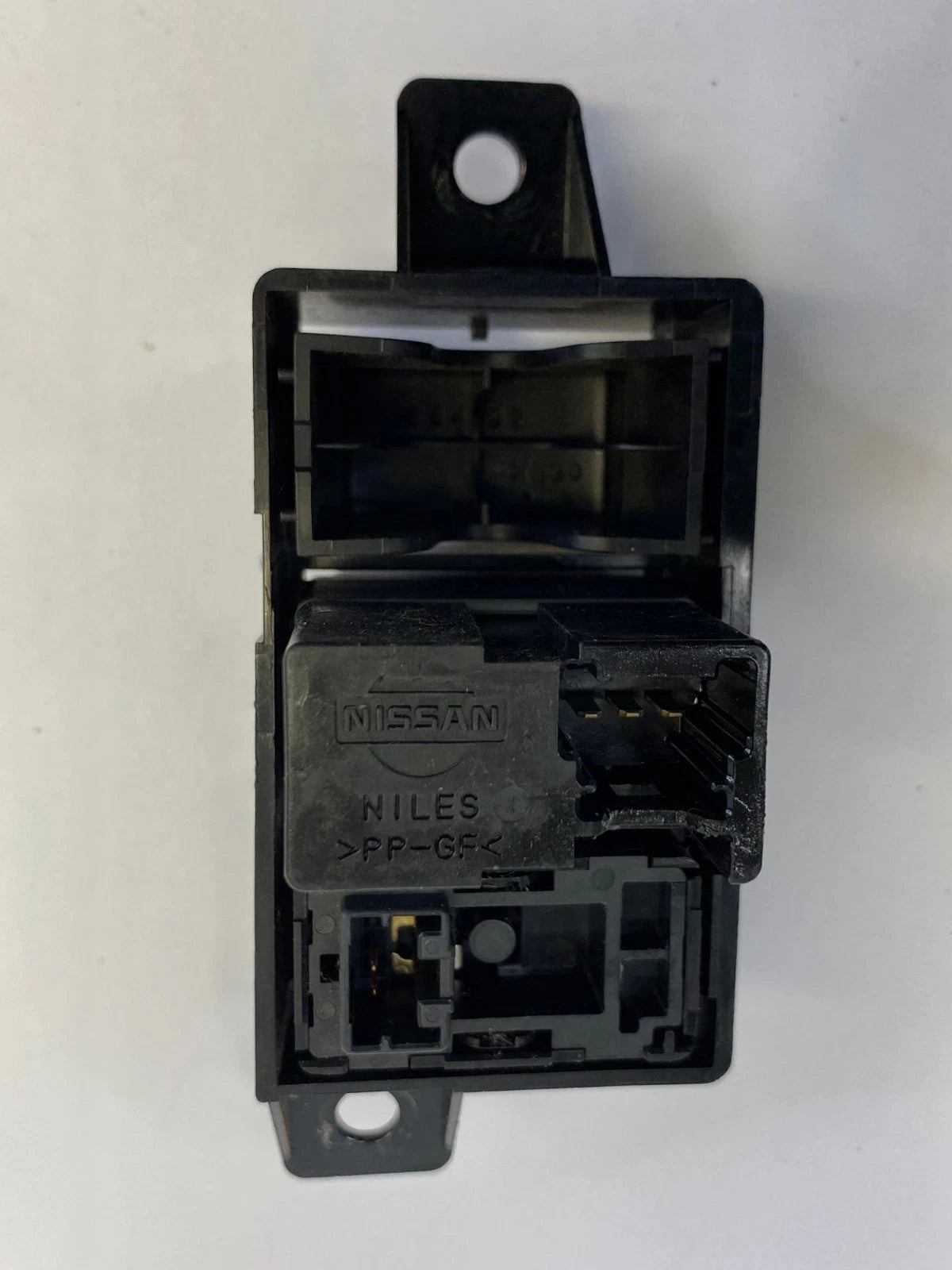 2002-2006 NISSAN ALTIMA TRUNK LID RELEASE AND DIMMER LIGHT CONTROL SWITCH OEM