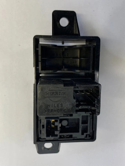 2002-2006 NISSAN ALTIMA TRUNK LID RELEASE AND DIMMER LIGHT CONTROL SWITCH OEM
