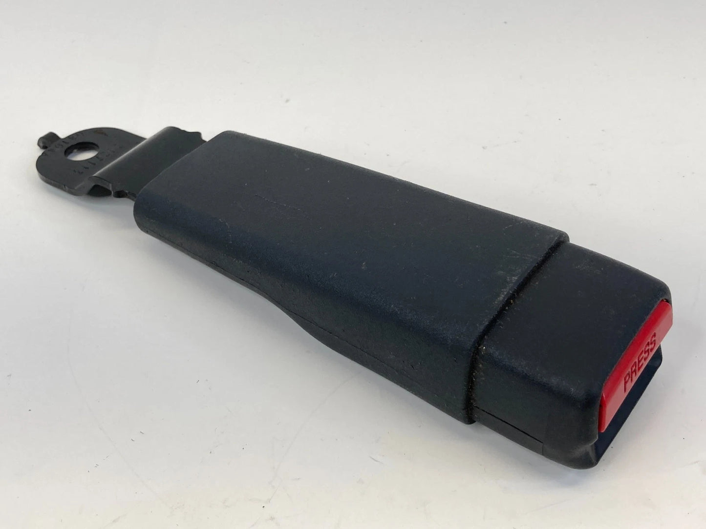 2006-2010 DODGE CHARGER FRONT RIGHT PASSENGER SIDE SEAT BELT BUCKLE ASSEMBLY OEM