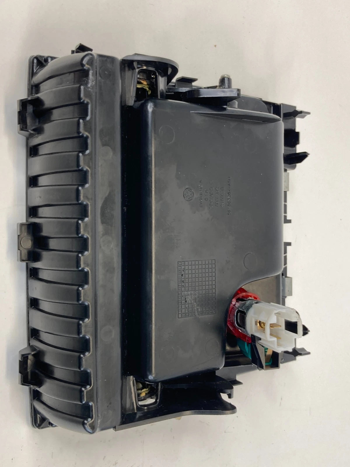 12-15 VOLKSWAGEN PASSAT CENTER CONSOLE STORAGE TRAY W/ POWER OUTLETS 561863284G