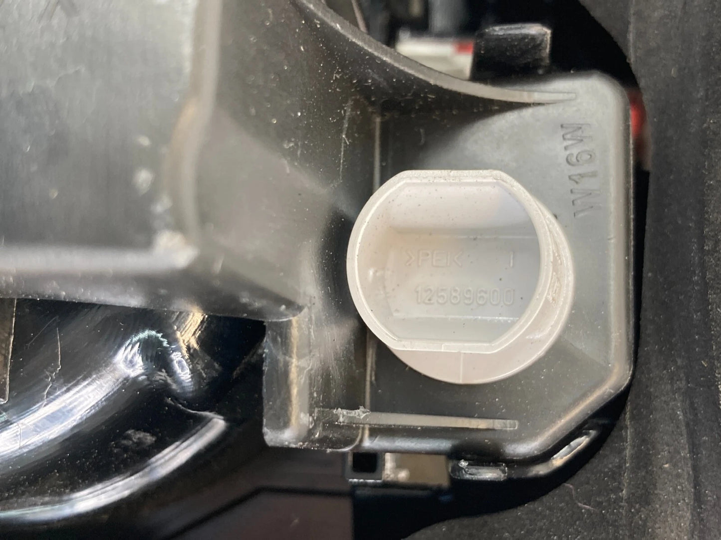 09 10 BMW 535I XDRIVE SEDAN LEFT DRIVER SIDE TAILLIGHT TAIL LAMP 19528501 OEM