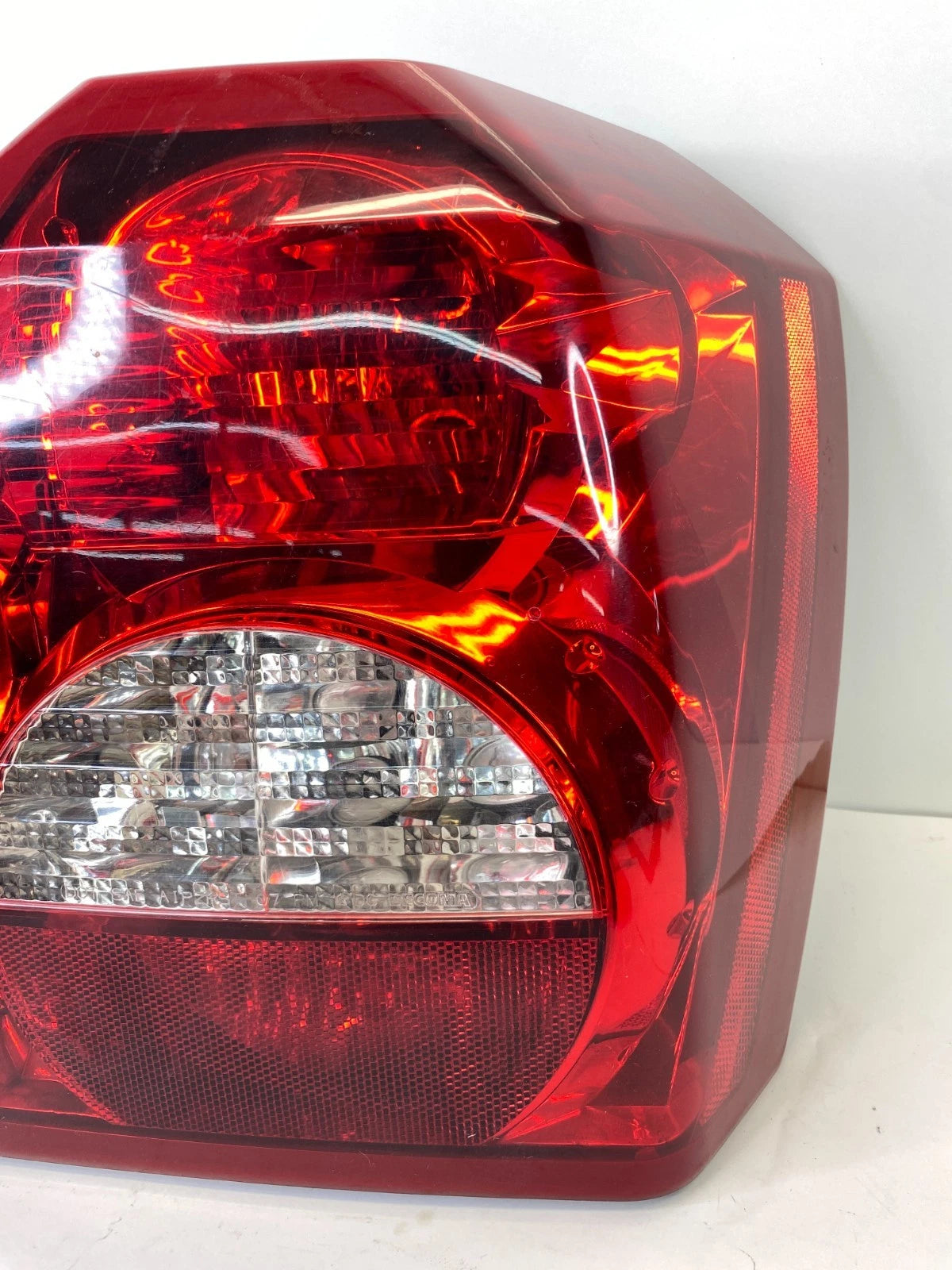 2008-2012 DODGE CALIBER REAR RIGHT PASSENGER SIDE TAILLIGHT LAMP OEM 05303752AF
