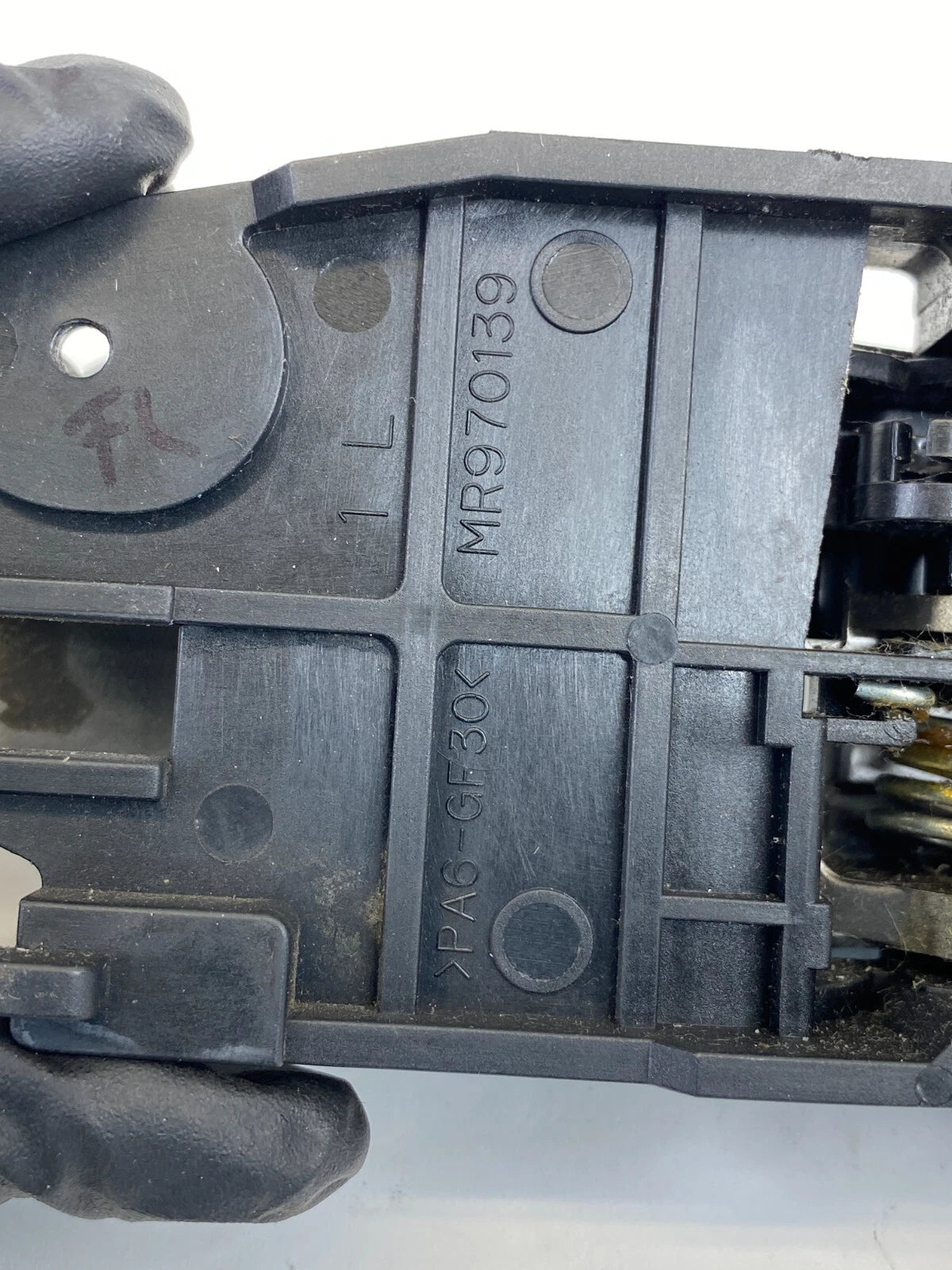 2008-2012 MITSUBISHI GALANT FRONT LEFT DRIVER SIDE INTERIOR DOOR HANDLE MR970139