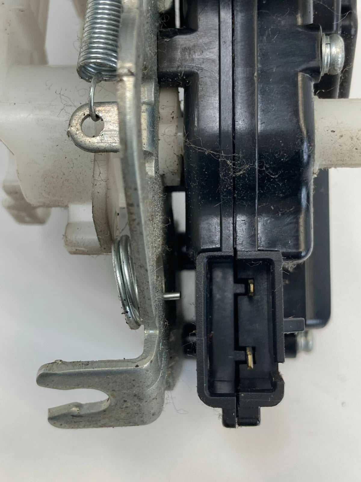 2009 2010 DODGE JOURNEY REAR TRUNK LIFTGATE LOCK LATCH ACTUATOR RELEASE