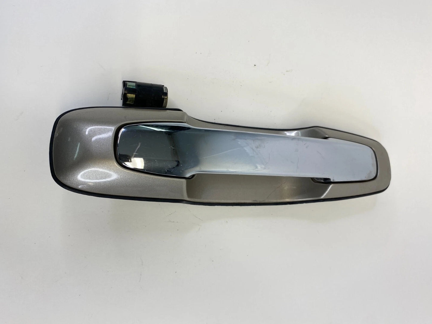2003-2006 SUZUKI XL-7 REAR RIGHT SIDE EXTERIOR DOOR HANDLE 82810-65D10 OEM