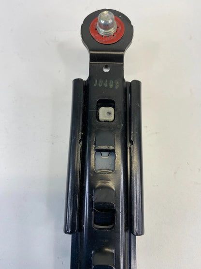 2011-2016 HYUNDAI ELANTRA REAR RIGHT SEAT BELT ADJUSTER HEIGHT BRACKET SUPPORT