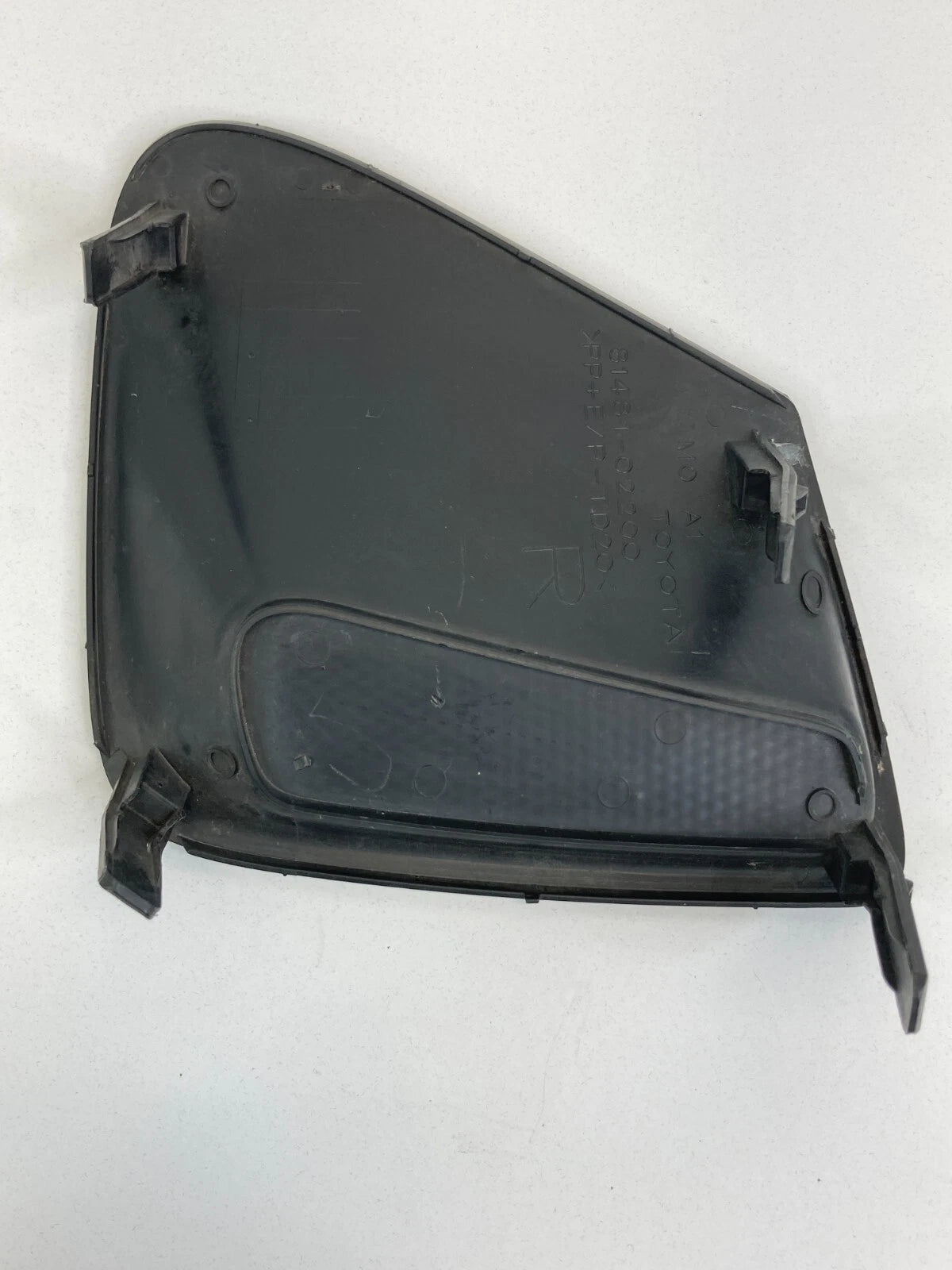 2011-2013 TOYOTA COROLLA FRONT RIGHT PASSENGER BUMPER HOLE COVER 881481-02200