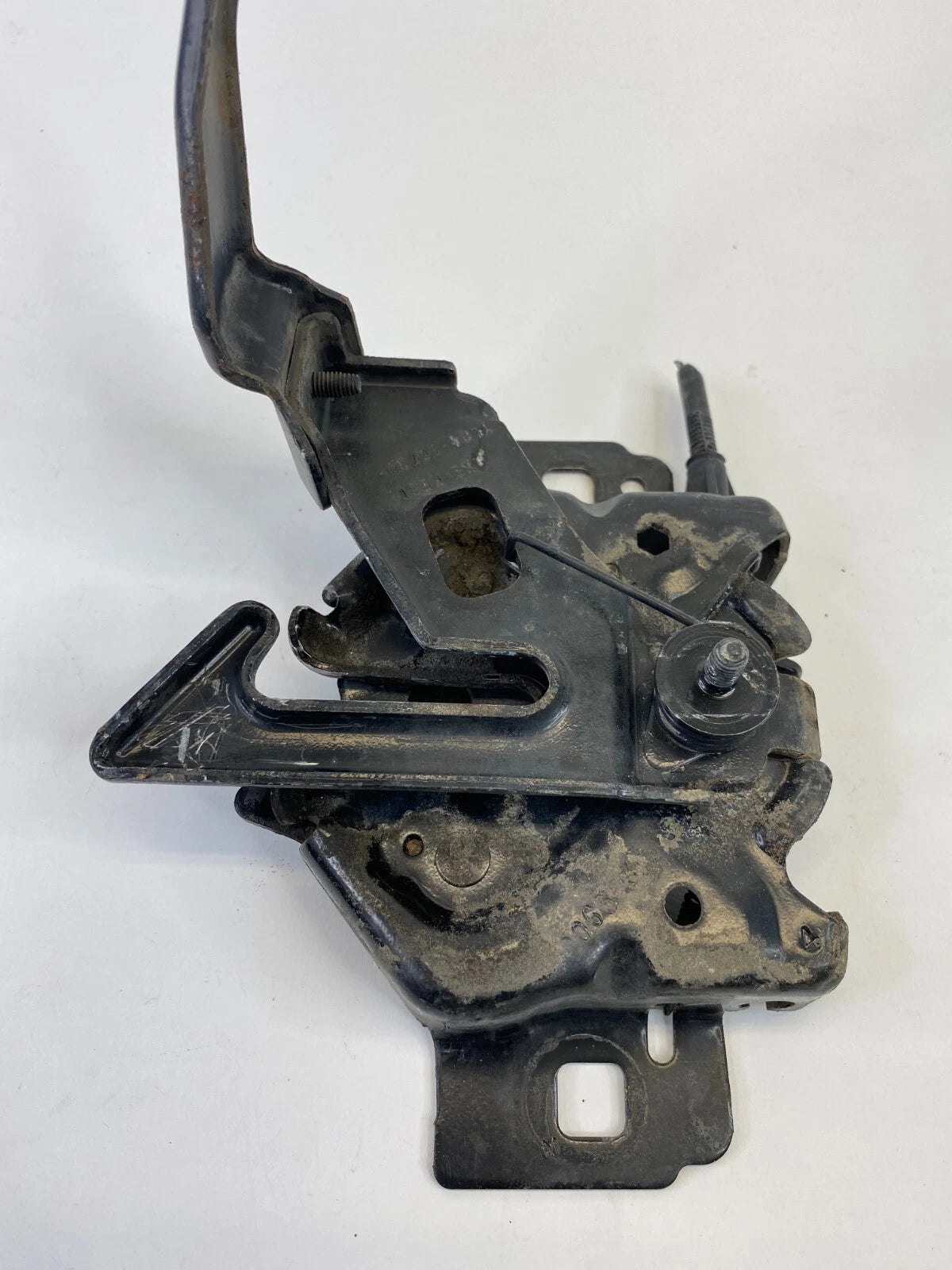 2001-2007 01-07 FORD ESCAPE FRONT HOOD LATCH LOCK RELEASE YL84-16A771-AA OEM