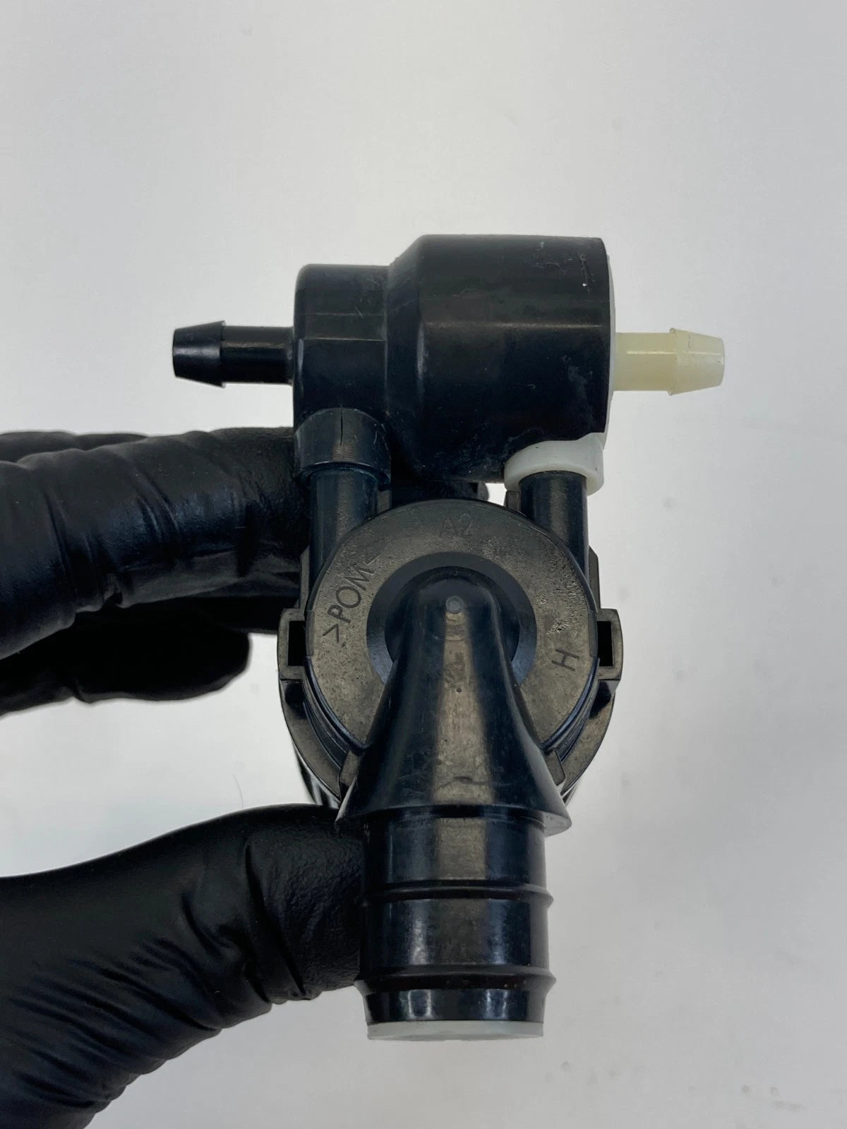 13-19 FORD EXPLORER INTERCEPTOR UTILITY WINDSHIELD WIPER WASHER FLUID PUMP OEM