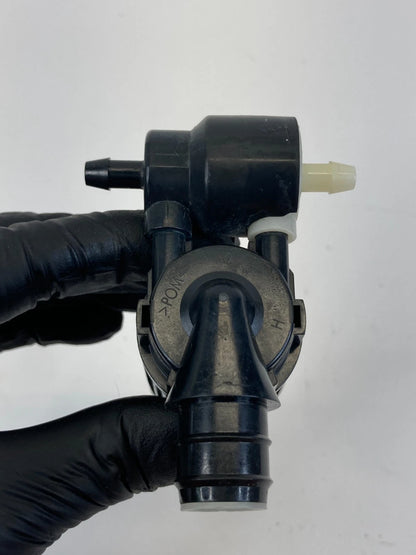 13-19 FORD EXPLORER INTERCEPTOR UTILITY WINDSHIELD WIPER WASHER FLUID PUMP OEM