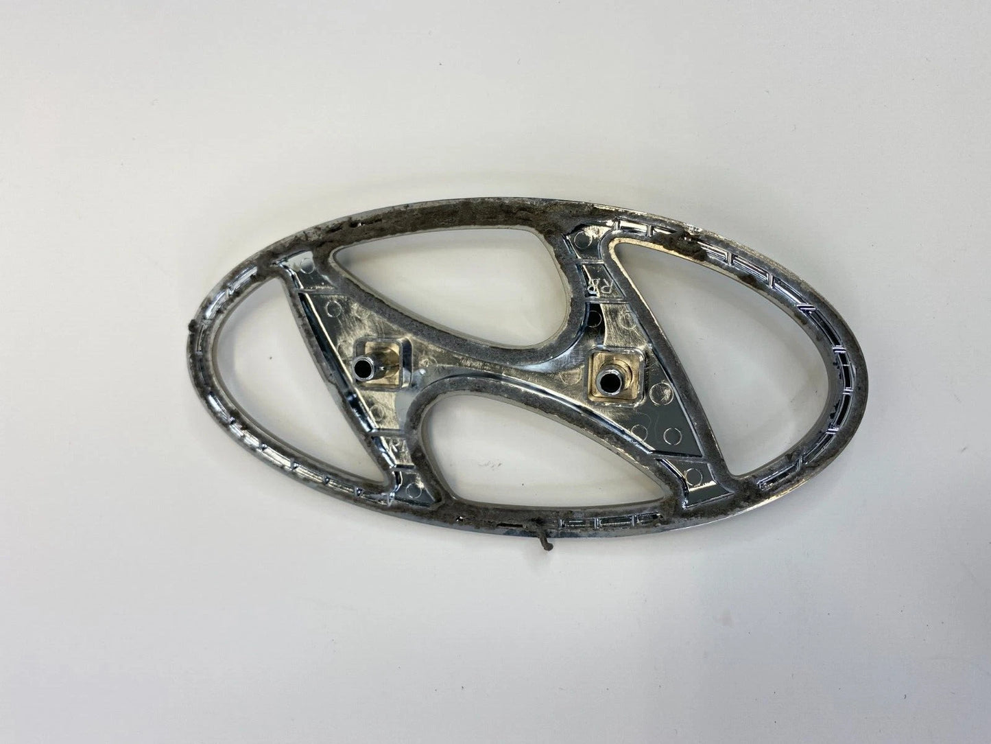 2012-2017 HYUNDAI ACCENT SEDAN REAR TRUNK LID LOGO EMBLEM BADGE SYMBOL SIGN OEM