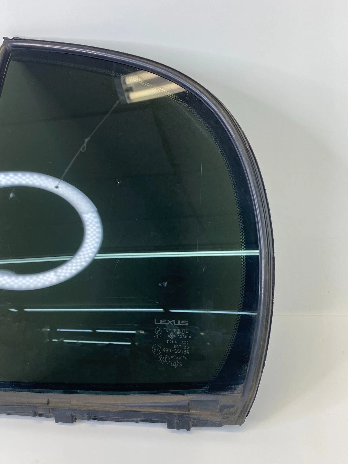 98-05 LEXUS GS300 GS400 REAR LEFT DOOR VENT WINDOW QUARTER GLASS 68189-30100 OEM