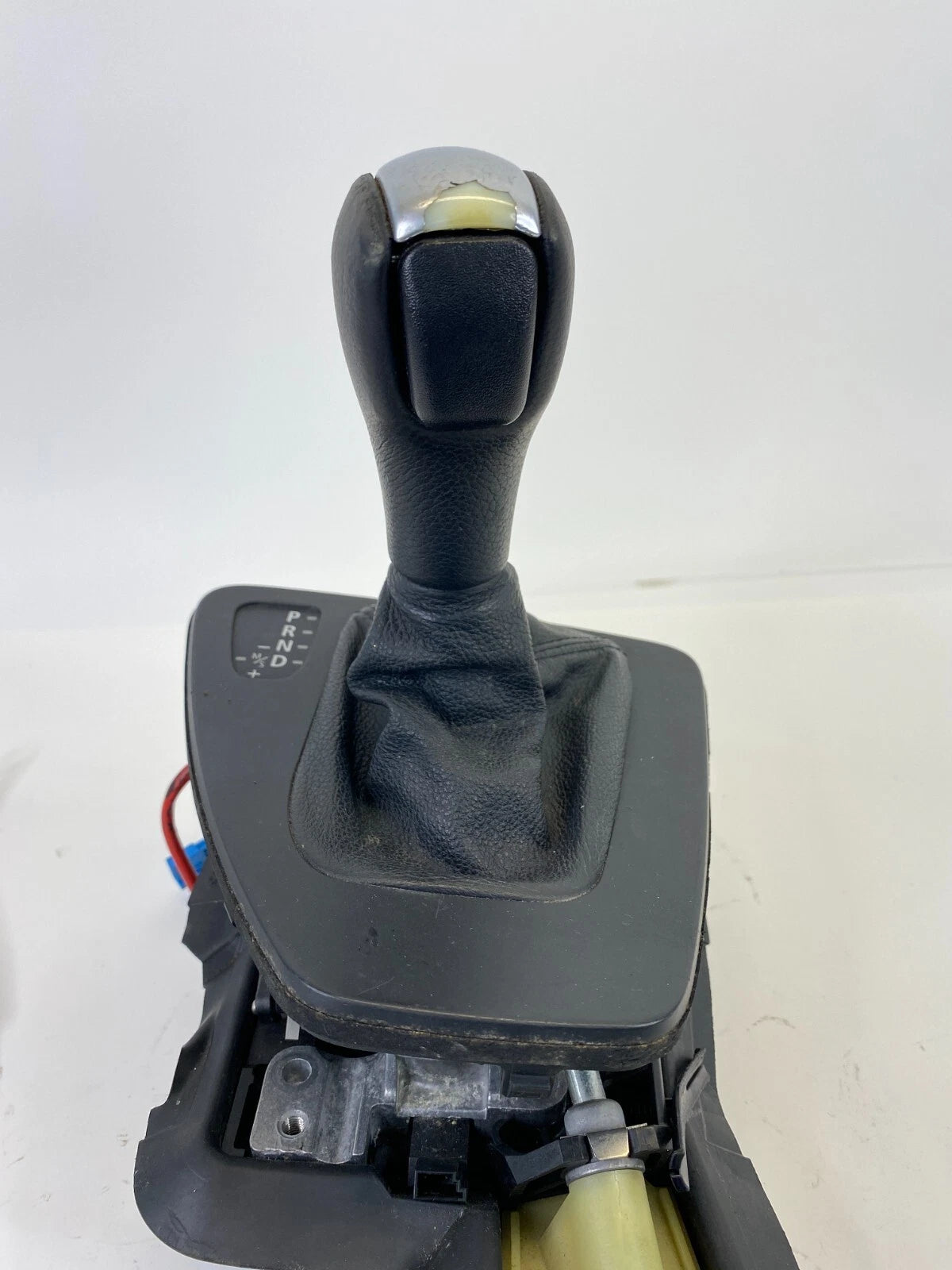 2006 06 BMW 330XI AUTOMATIC FLOOR GEAR SHIFTER SELECTOR GEARSHIFT LEVER ASSY OEM