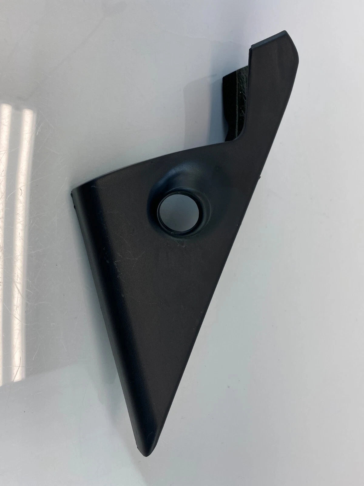 2000-2004 KIA SPECTRA FRONT RIGHT PASSENGER MIRROR CORNER COVER TRIM PANEL OEM