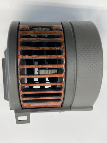 2003 2004 Infiniti G35 Dash Left Driver Outer A/C Air Vent Outlet E577-4112-500