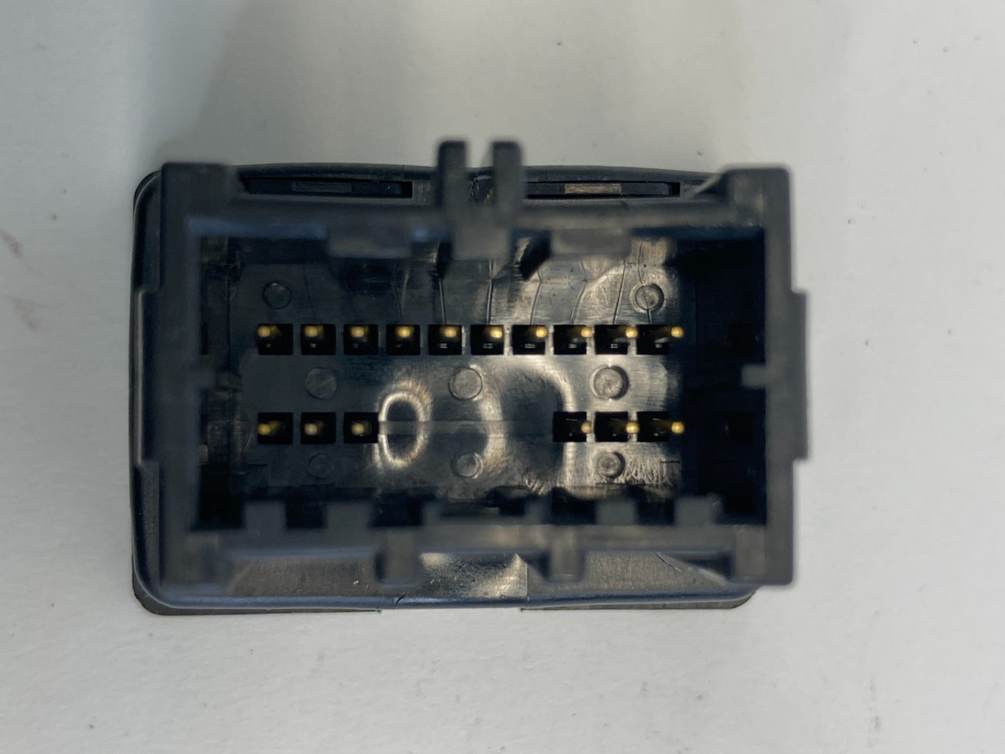 2007-2010 Scion tC Center Console Ipod AUX Jack Inpunt Assembly 86190-12030