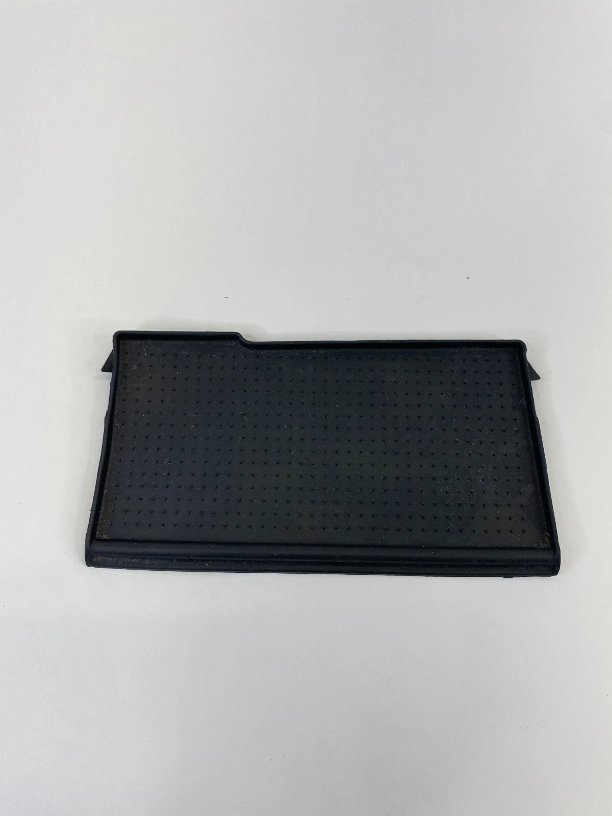 2002-2007 SATURN VUE FRONT DASH LOWER STORAGE COMPARTMENT RUBBER MAT 22675342