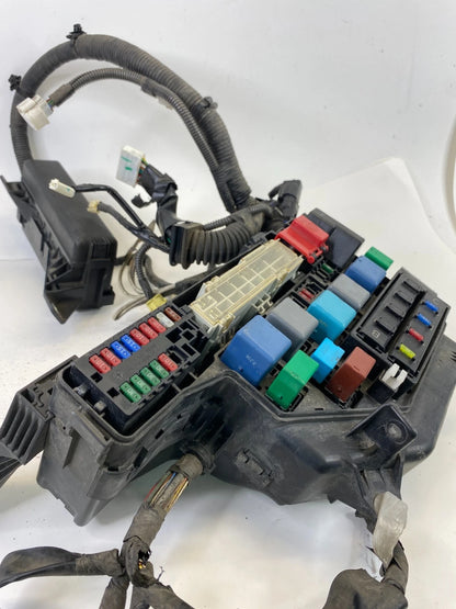2004-2009 Toyota Prius 1.5L AT Engine Compartment Fuse Relay Box w Small Fuse