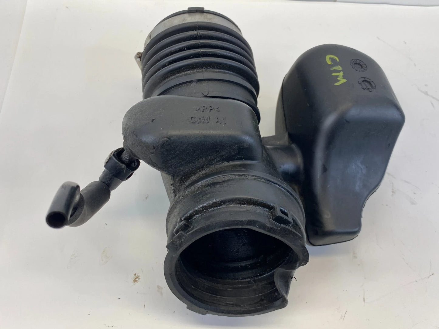2009-2017 CHEVROLET TRAVERSE 3.6L ENGINE AIR CLEANER INTAKE HOSE DUCT OEM