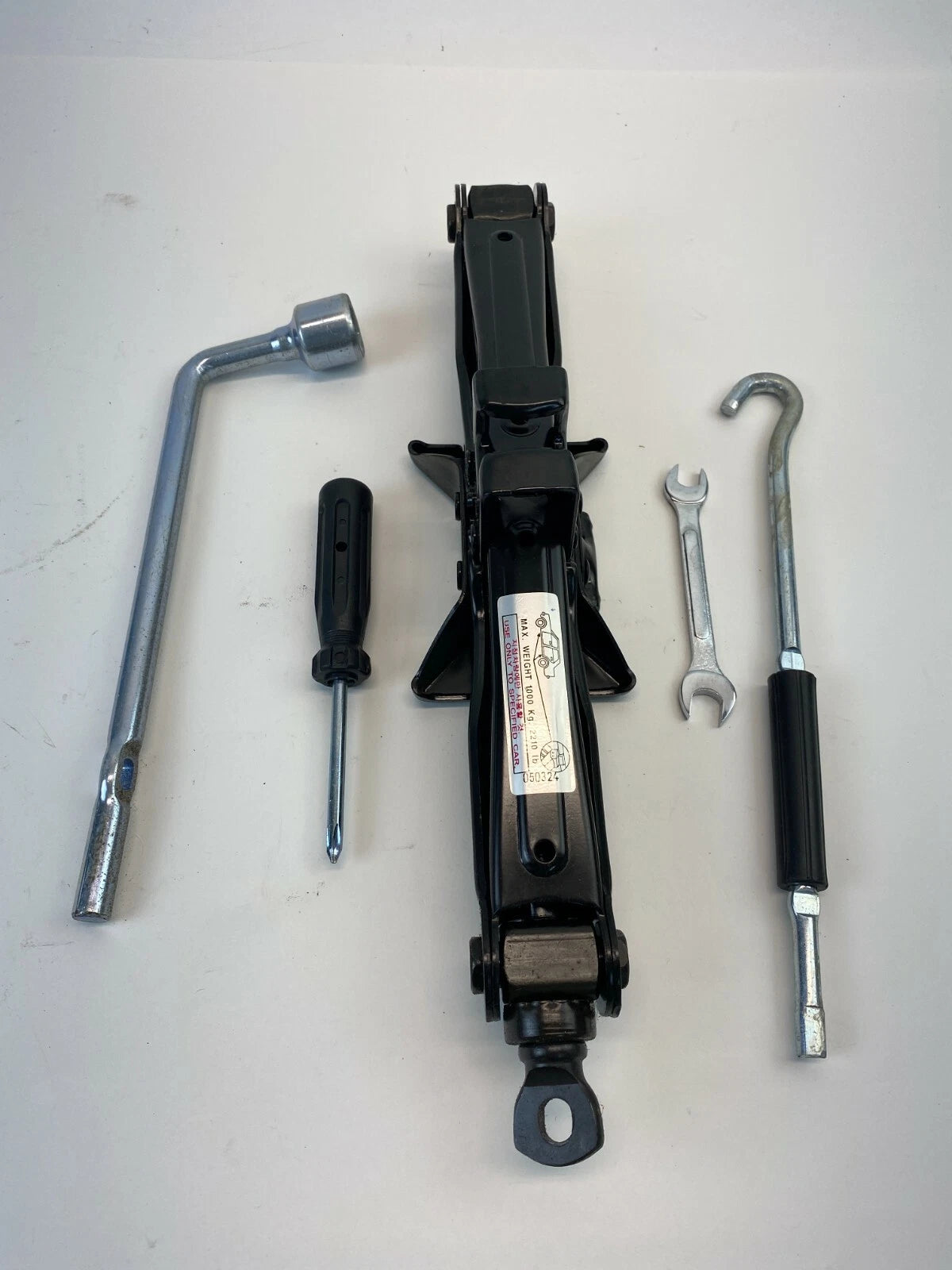 2004-2006 KIA AMANTI SPARE TIRE JACK & TOOL KITS W/ CASE ASSEMBLY 9149-3F200-3