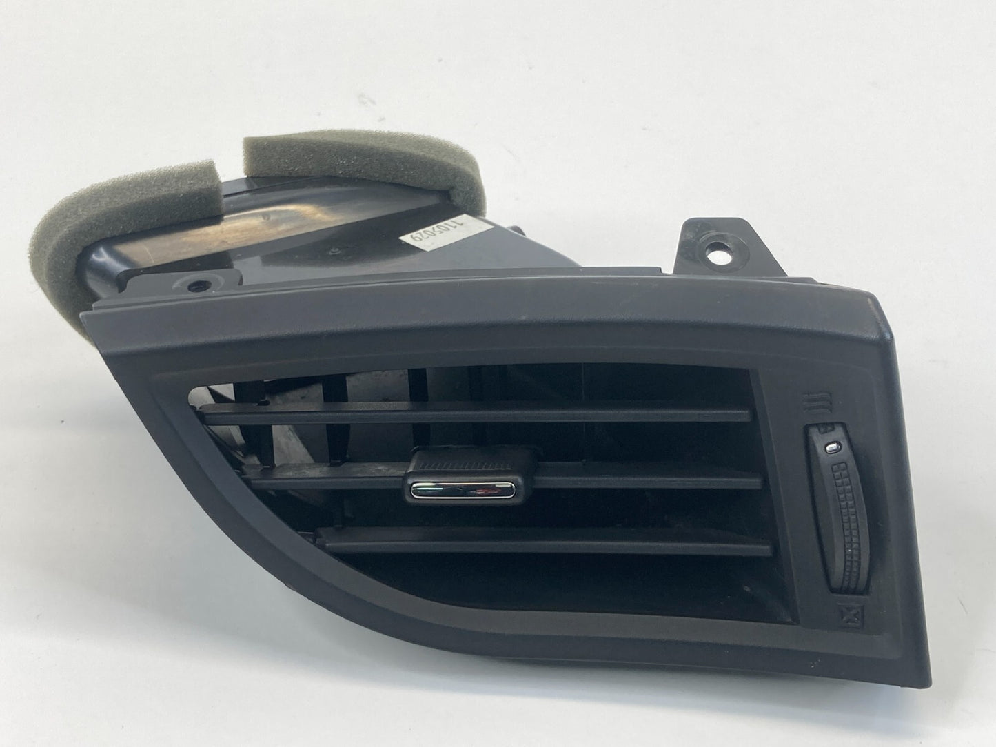 2010-2016 Buick LaCrosse Dash Right Side A/C Outer Air Vent Grille Outer OEM