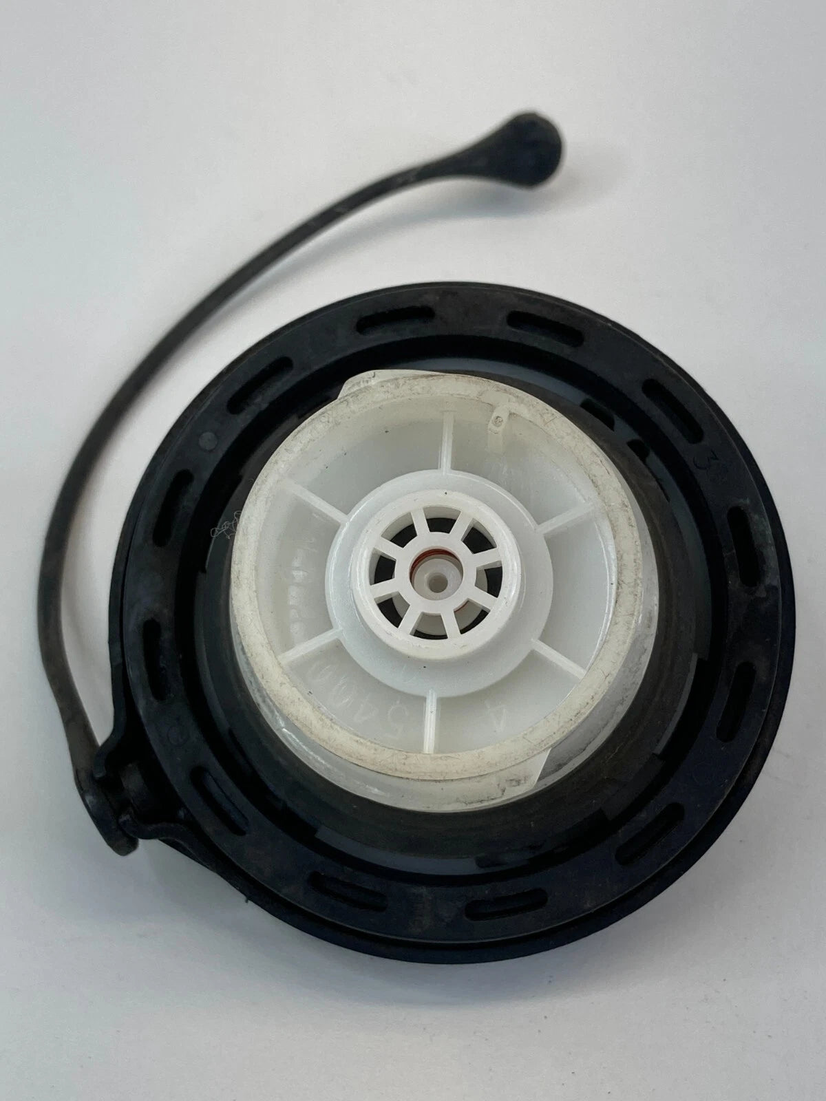 2012-2023 KIA RIO 04-09 SPECTRA 1.6L FUEL TANK FILLER GAS CAP LID COVER OEM