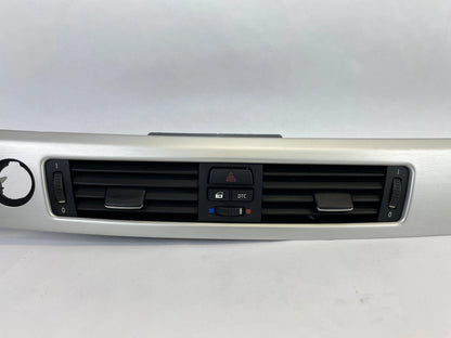 07 08 BMW 335XI CENTER DASH AIR VENT PANEL W/ LOCK DTC HAZARD SWITCH 64229151166