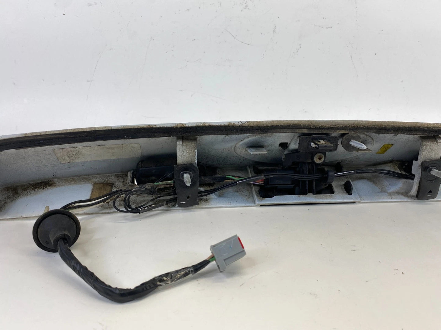 2013-2016 FORD ESCAPE LIFTGATE TAILGATE TRIM MOLDING LICENSE PANEL W/ CAMERA