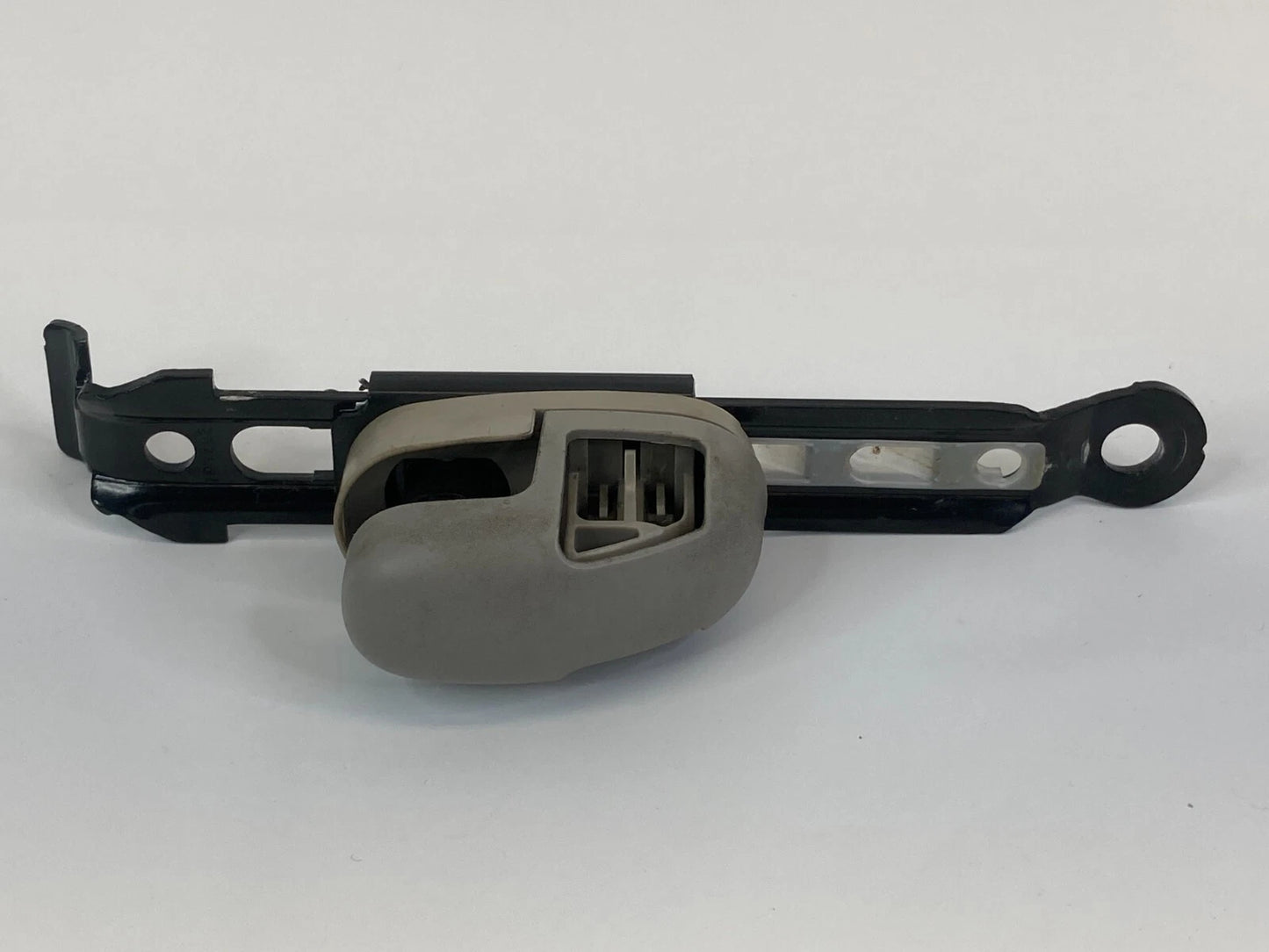 11-16 DODGE GRAND CARAVAN FRONT RIGHT PASSENGER SEAT BELT HEIGHT ADJUSTER OEM