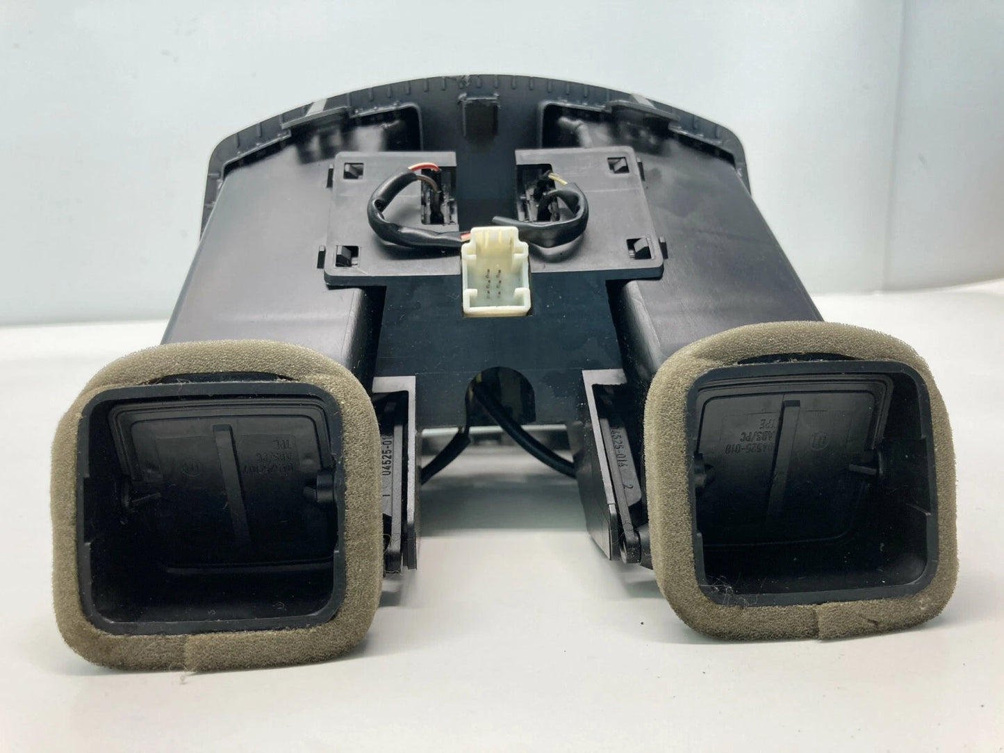 02-05 BMW 745I 745LI REAR CENTER CONSOLE A/C HEATER AIR VENT 6422-7002395 OEM