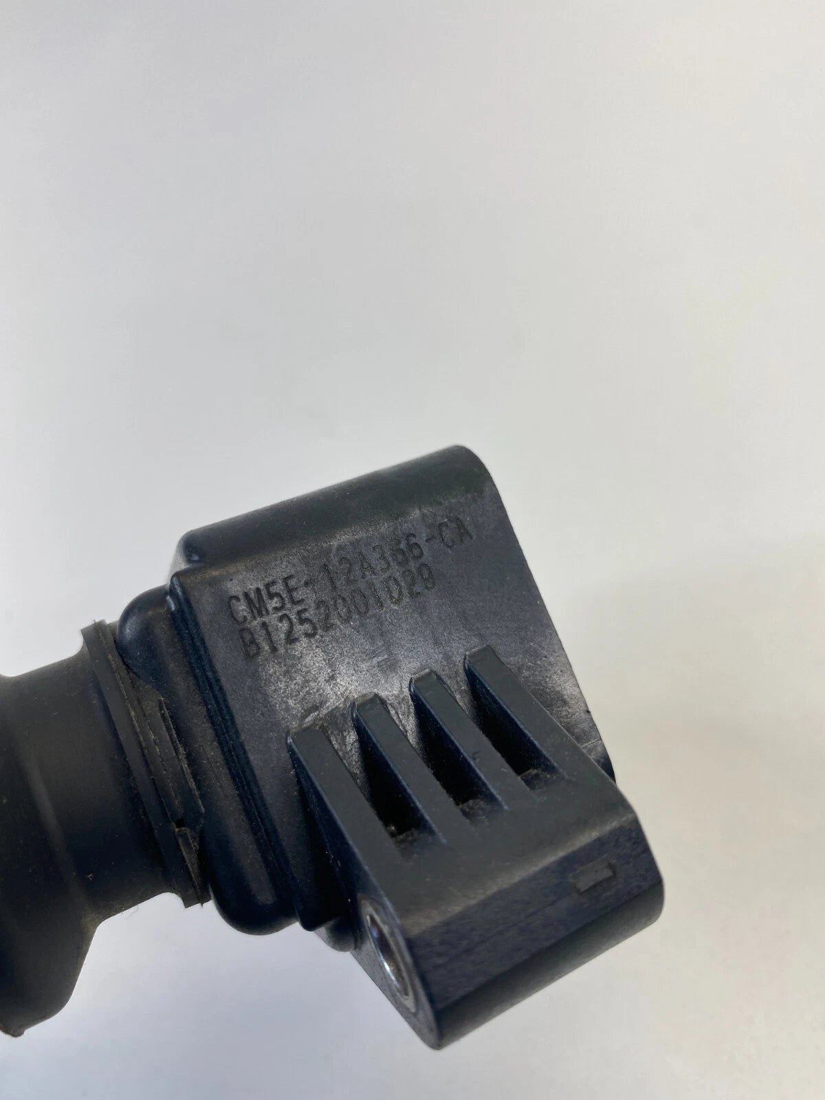 2012-2018 FORD FOCUS 2.0L IGNITION COIL ASSEMBLY CM5E-12A366-CA OEM