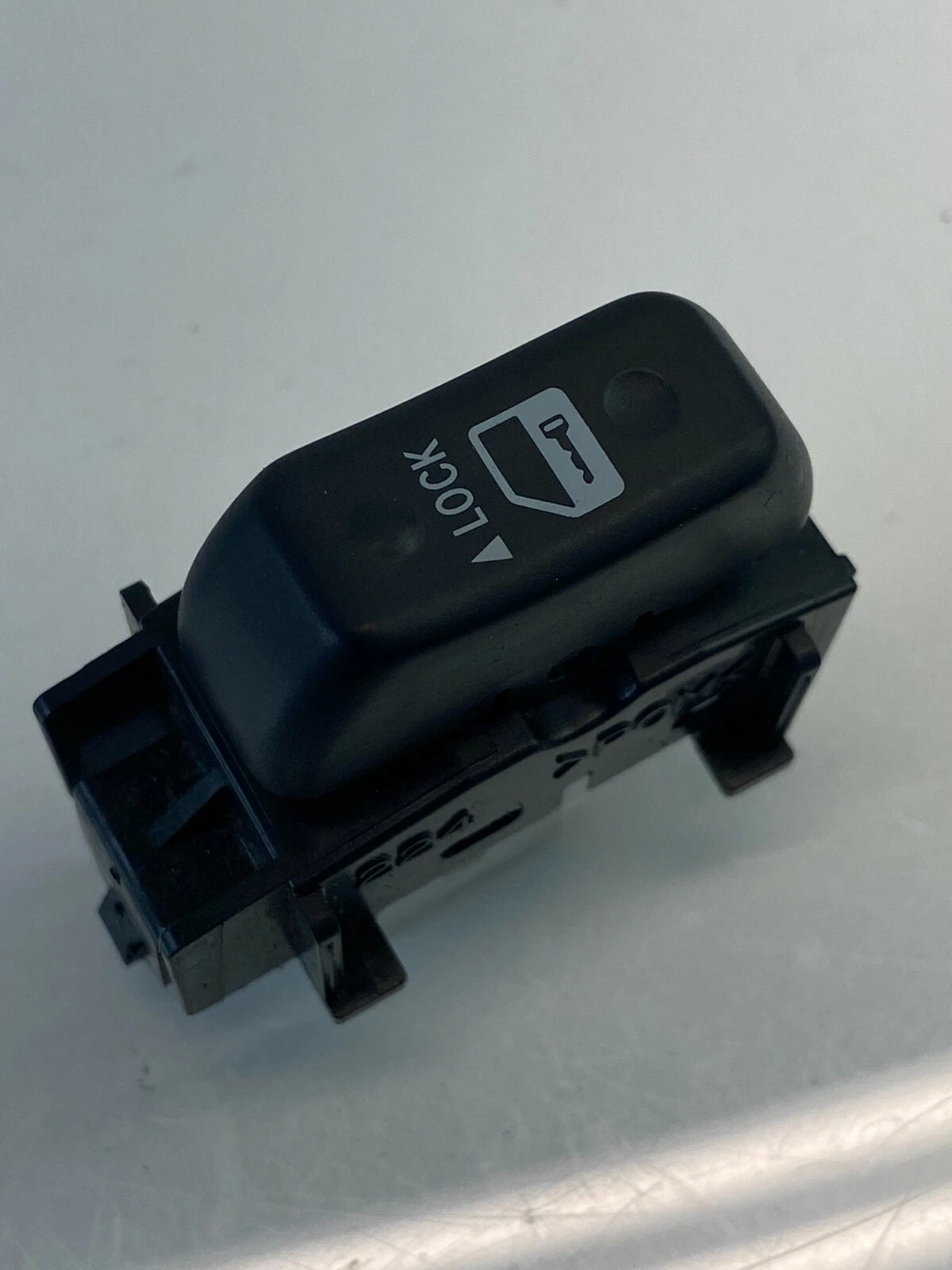 2005-2009 TOYOTA PRIUS FRONT RIGHT PASSENGER DOOR LOCK SWITCH BUTTON OEM