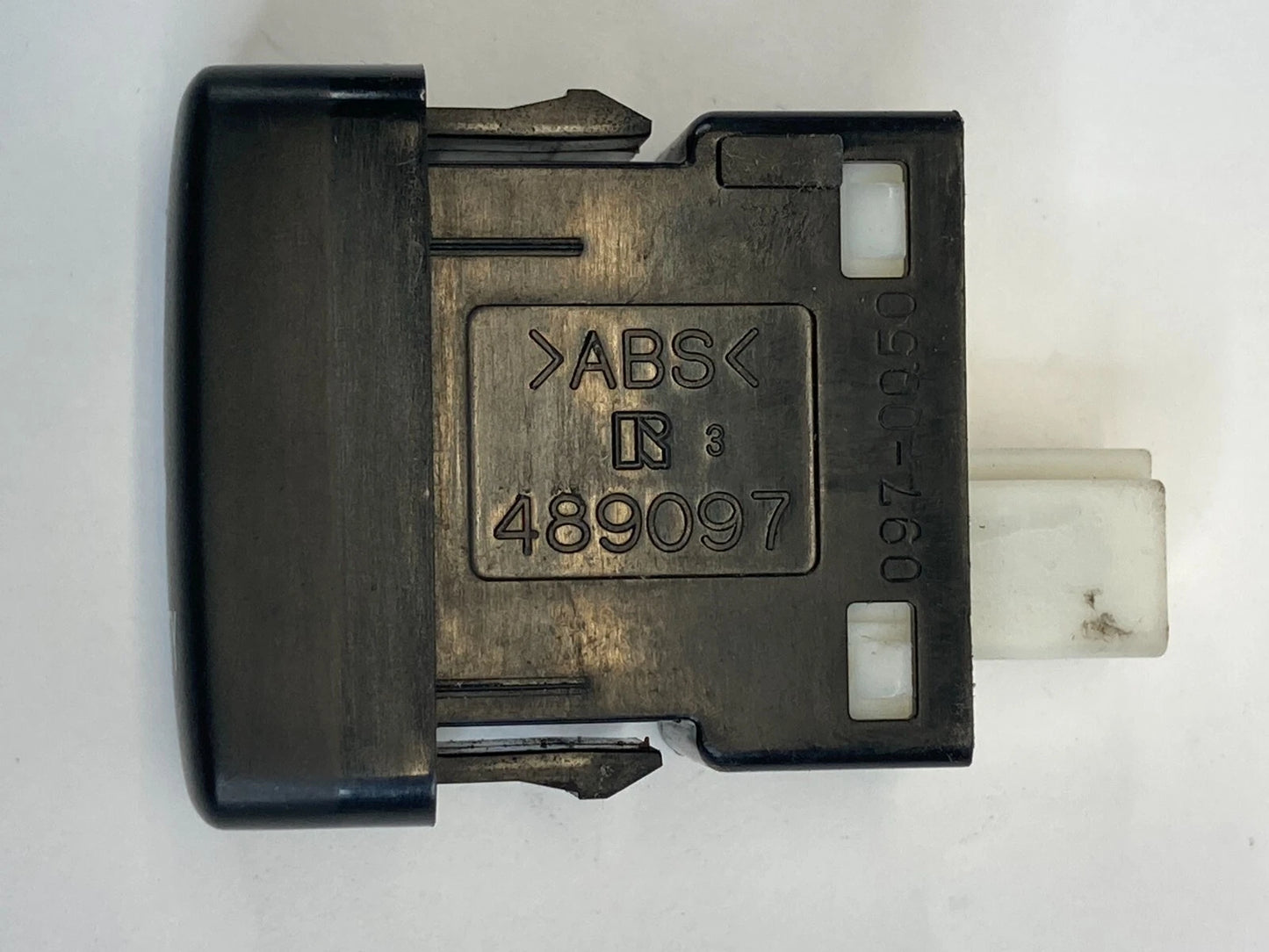 2001-2007 TOYOTA HIGHLANDER SECURITY LIGHT INDICATOR CONTROL SWITCH 489097 OEM