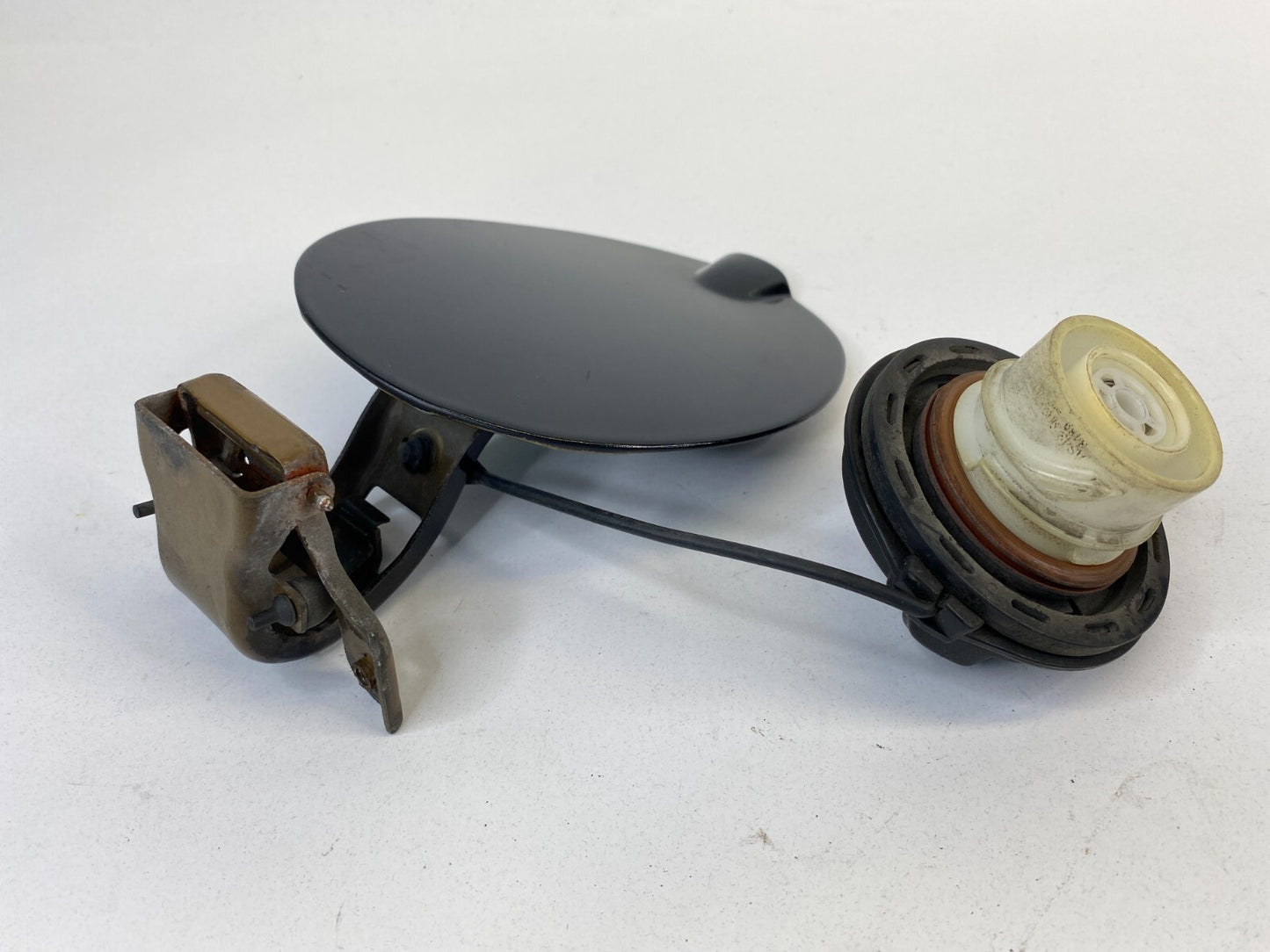 08 09 10 11 Ford Focus Sedan Fuel Filler Gas Door Lid Cover W/ Tank Cap OEM