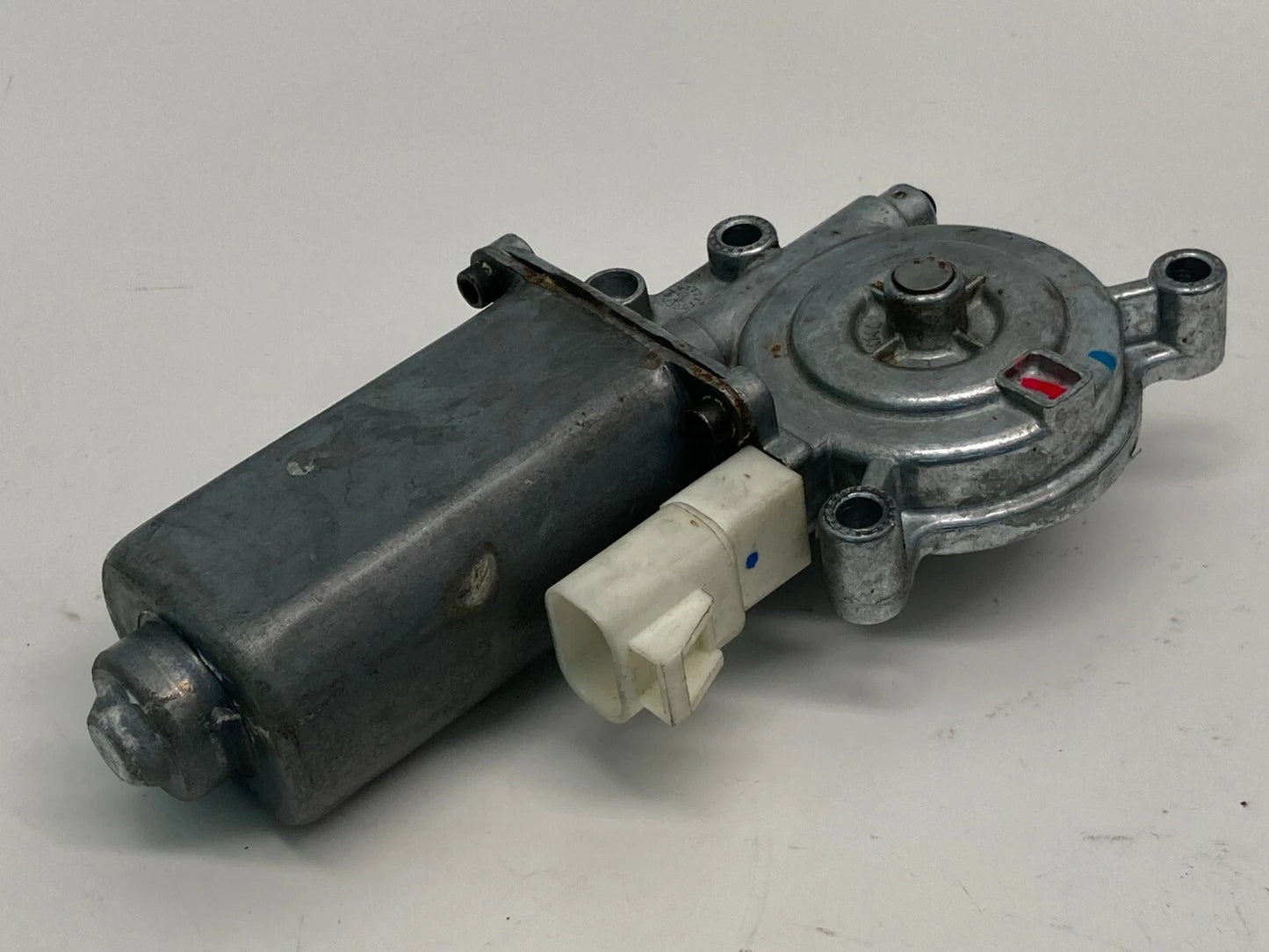 99-04 OLDSMOBILE ALERO 99-05 GRAND AM REAR RIGHT BACK SIDE POWER WINDOW MOTOR