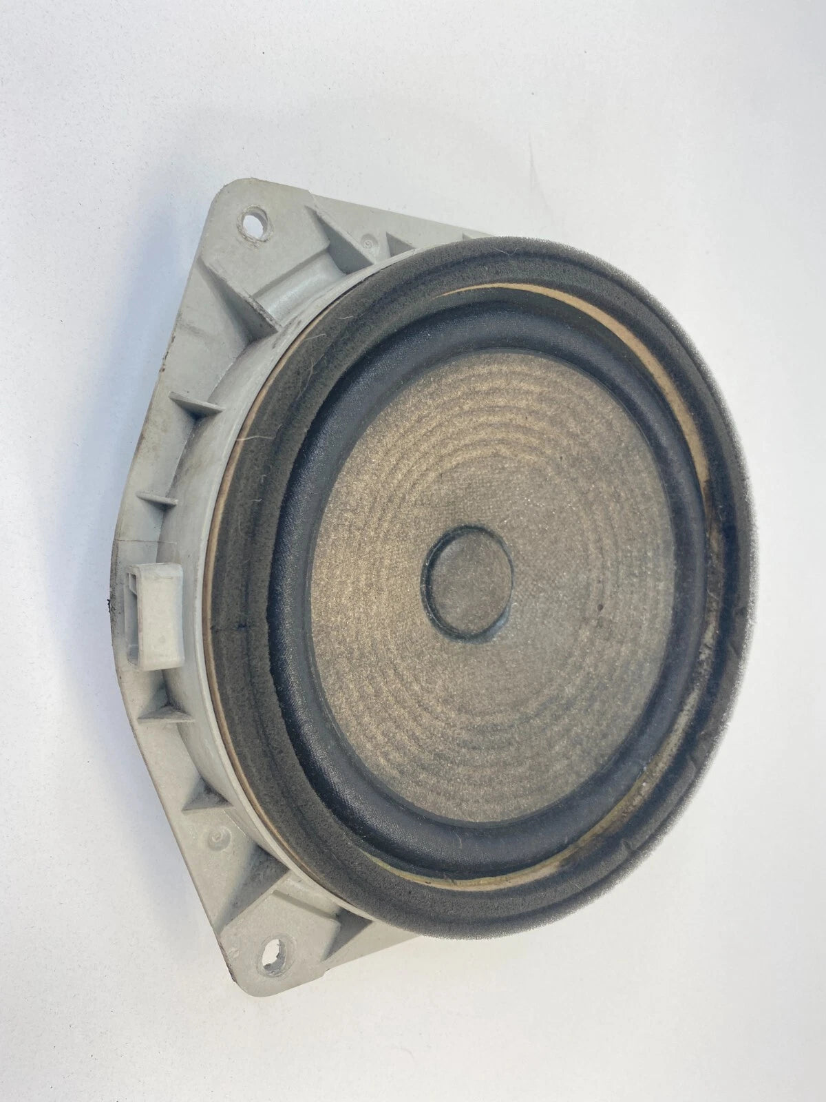 2003-2008 TOYOTA MATRIX COROLLA FRONT RIGHT SIDE DOOR SPEAKER AUDIO 86160-02450
