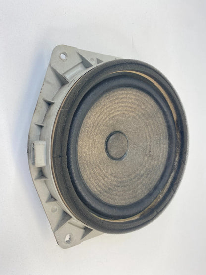 2003-2008 TOYOTA MATRIX COROLLA FRONT RIGHT SIDE DOOR SPEAKER AUDIO 86160-02450