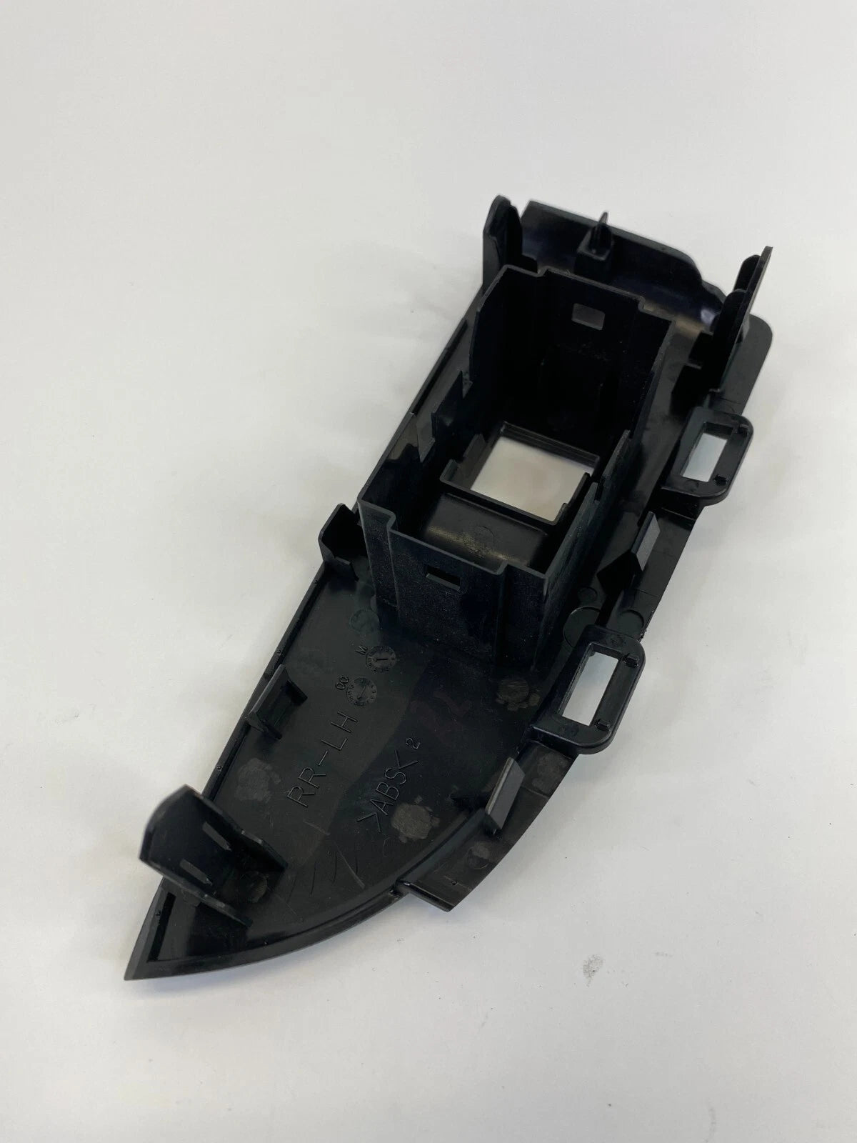 10-15 TOYOTA PRIUS REAR LEFT SIDE DOOR WINDOW CONTROL SWITCH BEZEL 74272-47060