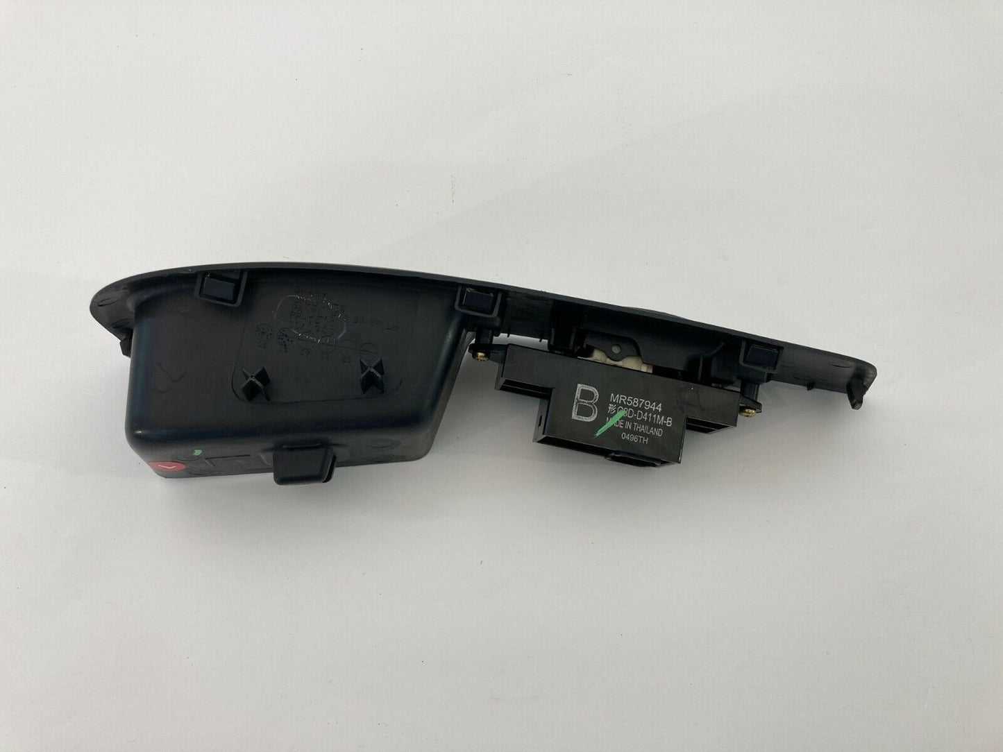 07-13 Mitsubishi Outlander Rear Left Side Door Window Control Switch MR587944