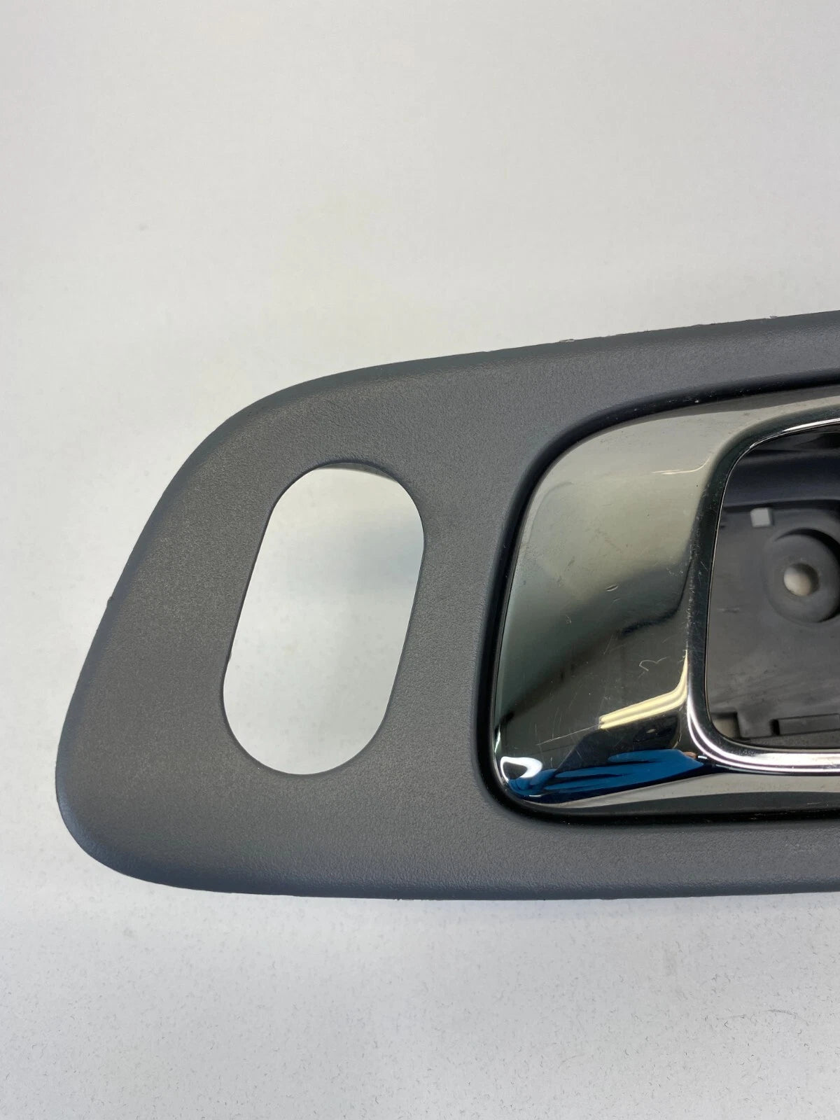 2003-2005 HONDA PILOT FRONT RIGHT PASSENGER SIDE INTERIOR INNER DOOR HANDLE S9VA
