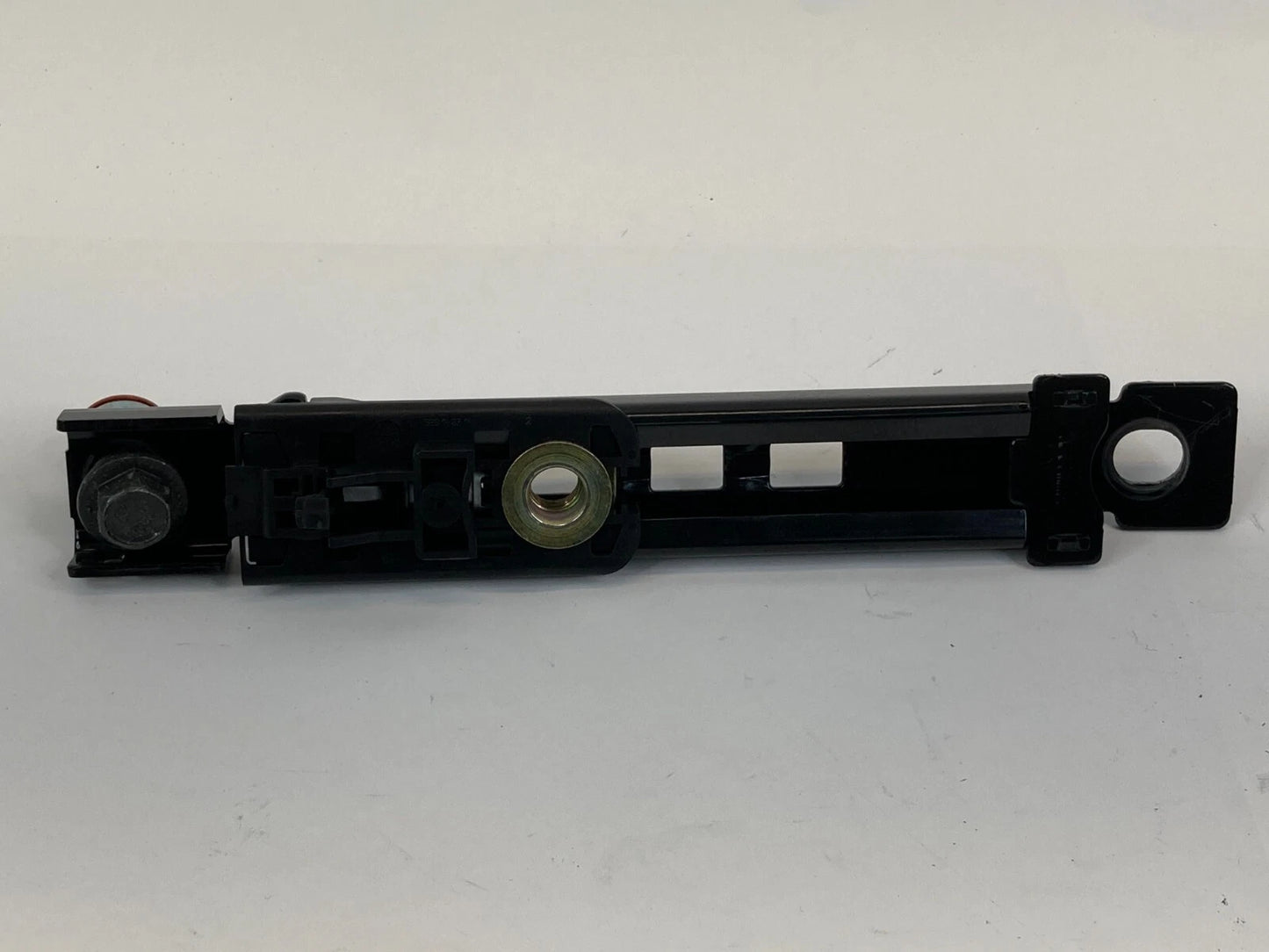 2007-2011 HYUNDAI ACCENT SEDAN FRONT RIGHT SEAT BELT HEIGHT ADJUSTER 5116340E1A