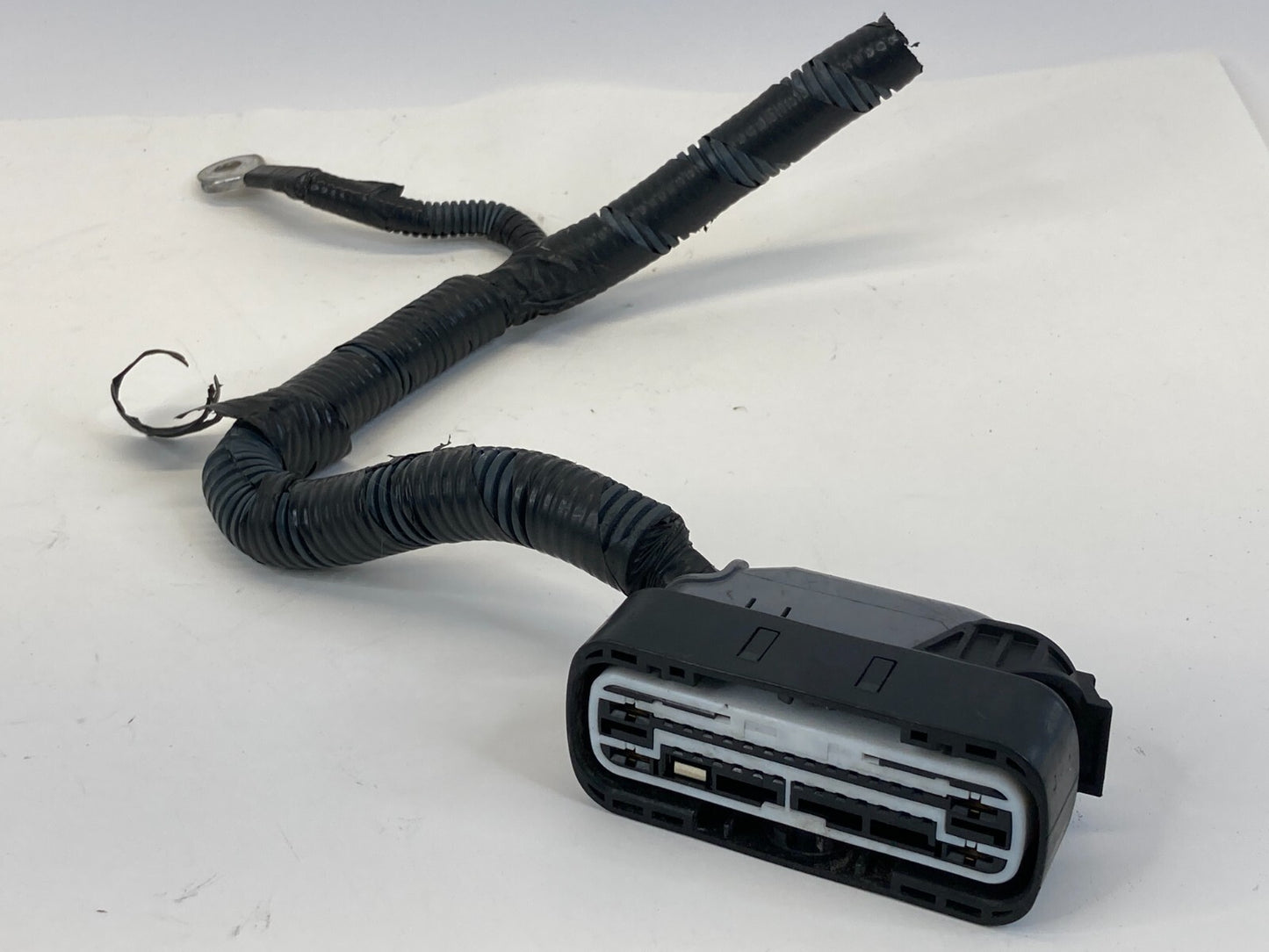 2002-2004 Nissan Pathfinder 3.5L V6 RWD Anti Lock Brake Pump Plug Connector