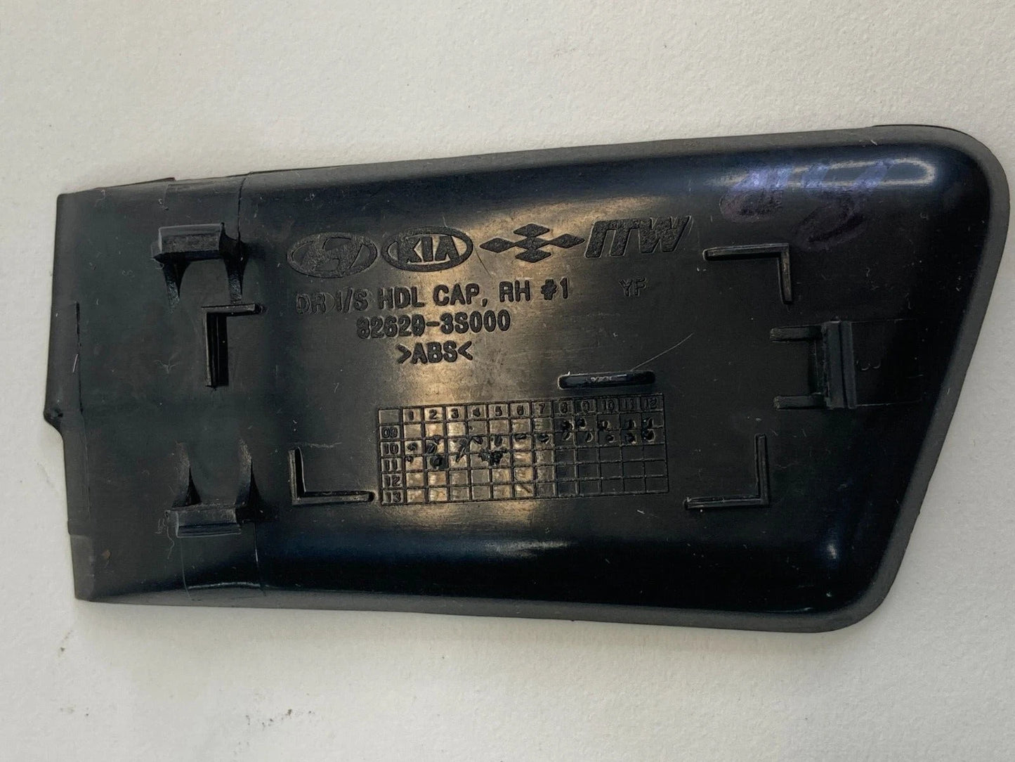 2011-2014 HYUNDAI SONATA REAR RIGHT DOOR INNER HANDLE SCREW CAP COVER 826293S000