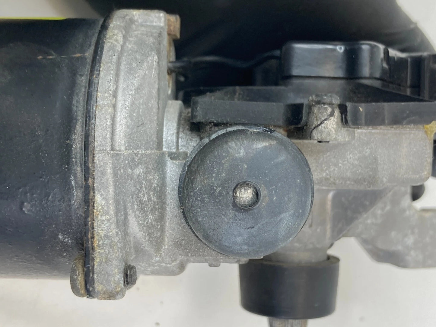 2006-2011 HYUNDAI ACCENT WINDSHIELD FRONT WIPER MOTOR 98110-1G000 OEM