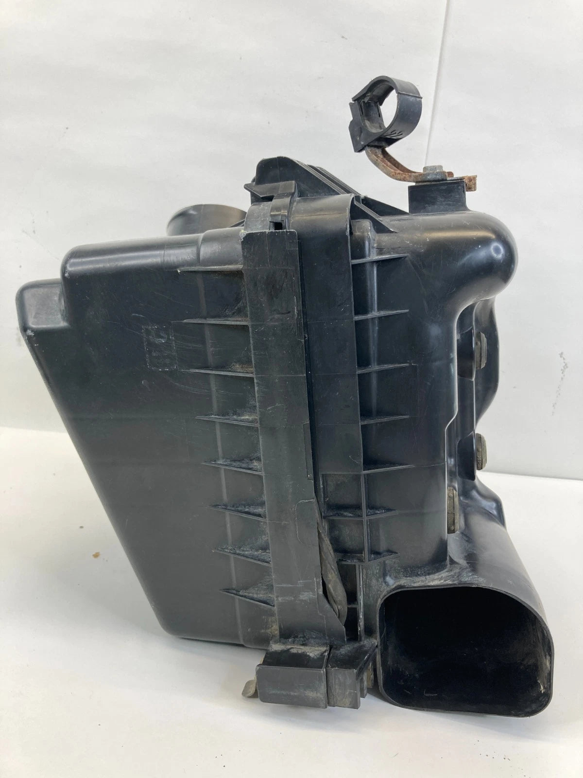 2008-2015 SCION XB AIR INTAKE CLEANER BOX HOUSING FILTER 17701-28180 OEM